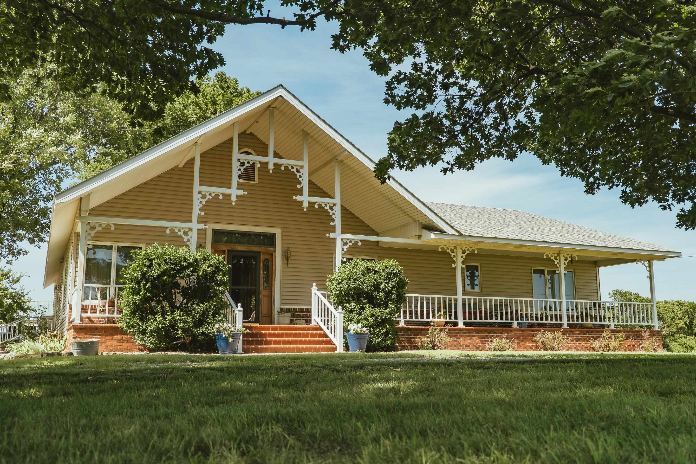 4622 E 9th Avenue Winfield KS 67156