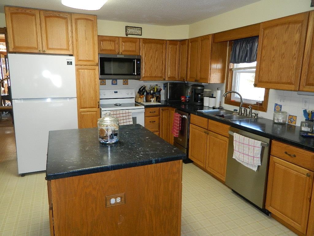 4622 E 9th Avenue Winfield KS 67156