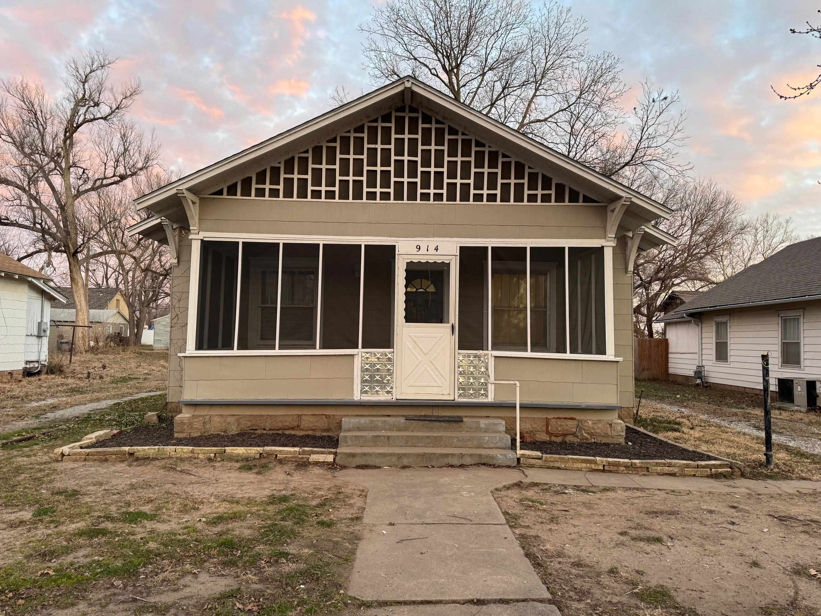 914 S 3rd Street Arkansas City KS 67005