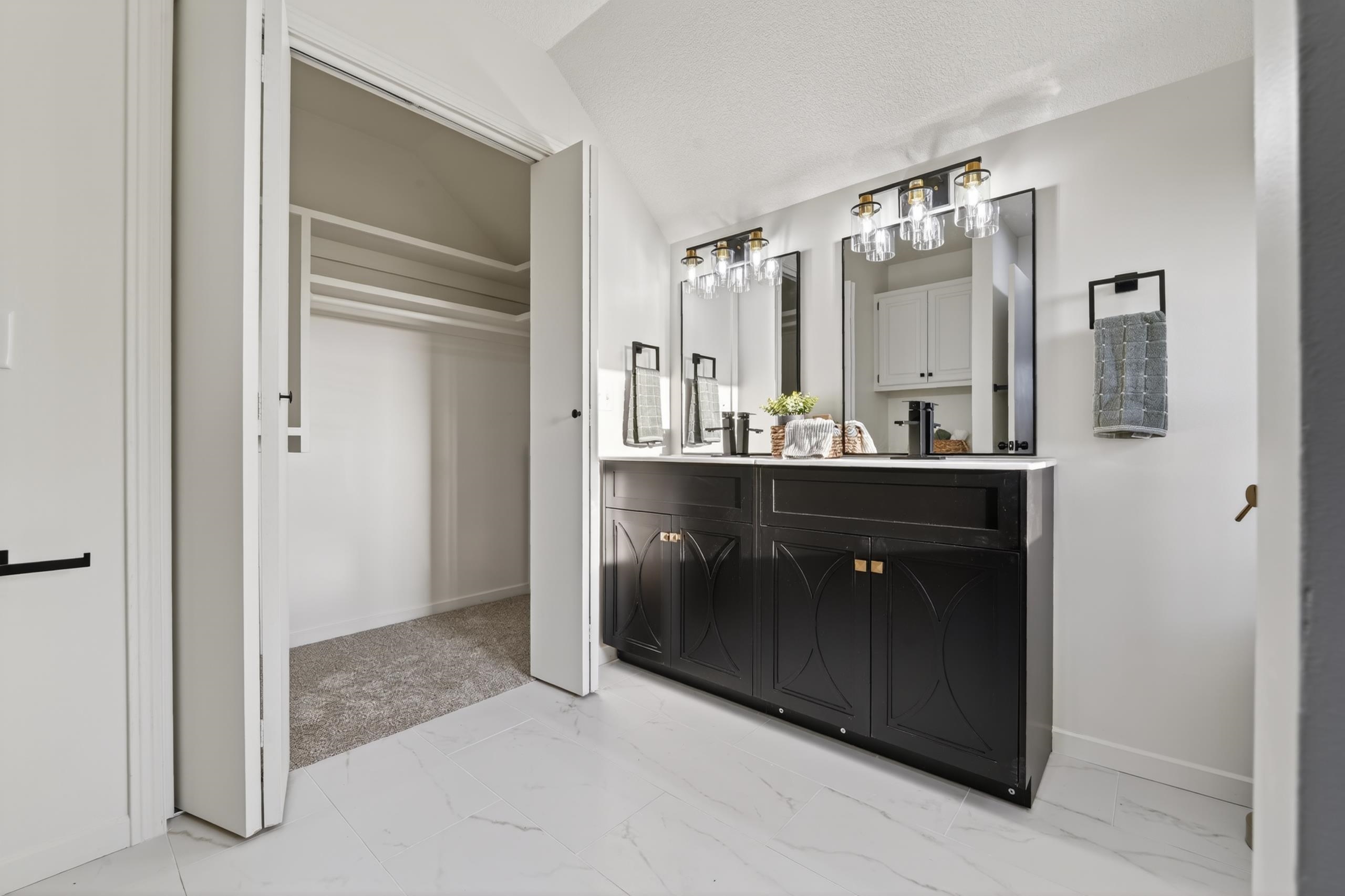 13610 E Deerfield Trail Derby KS 67037