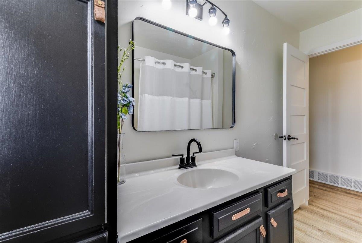 528 Sweezy Halstead KS 67056