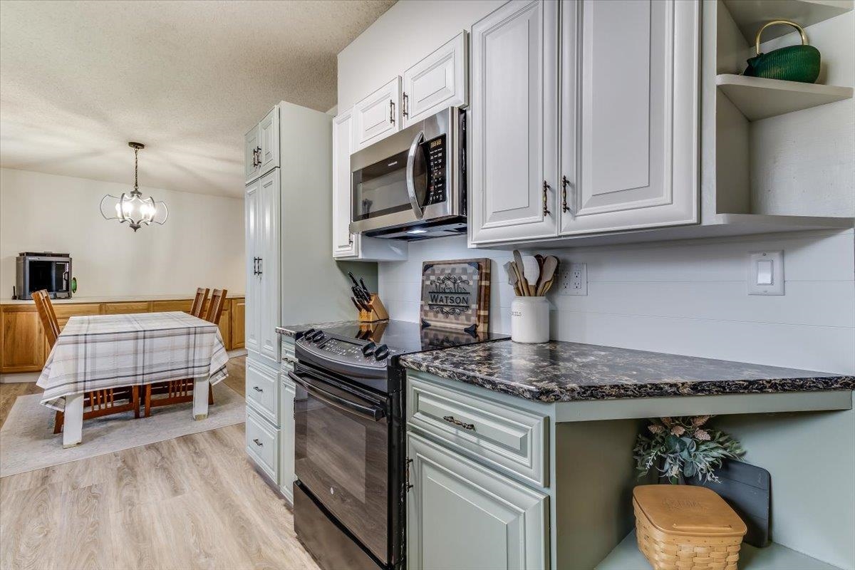 528 Sweezy Halstead KS 67056