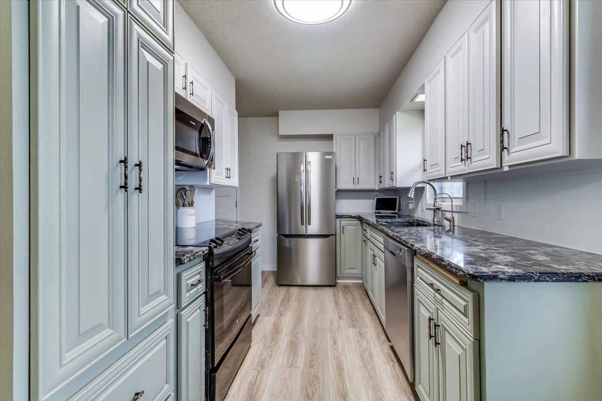 528 Sweezy Halstead KS 67056