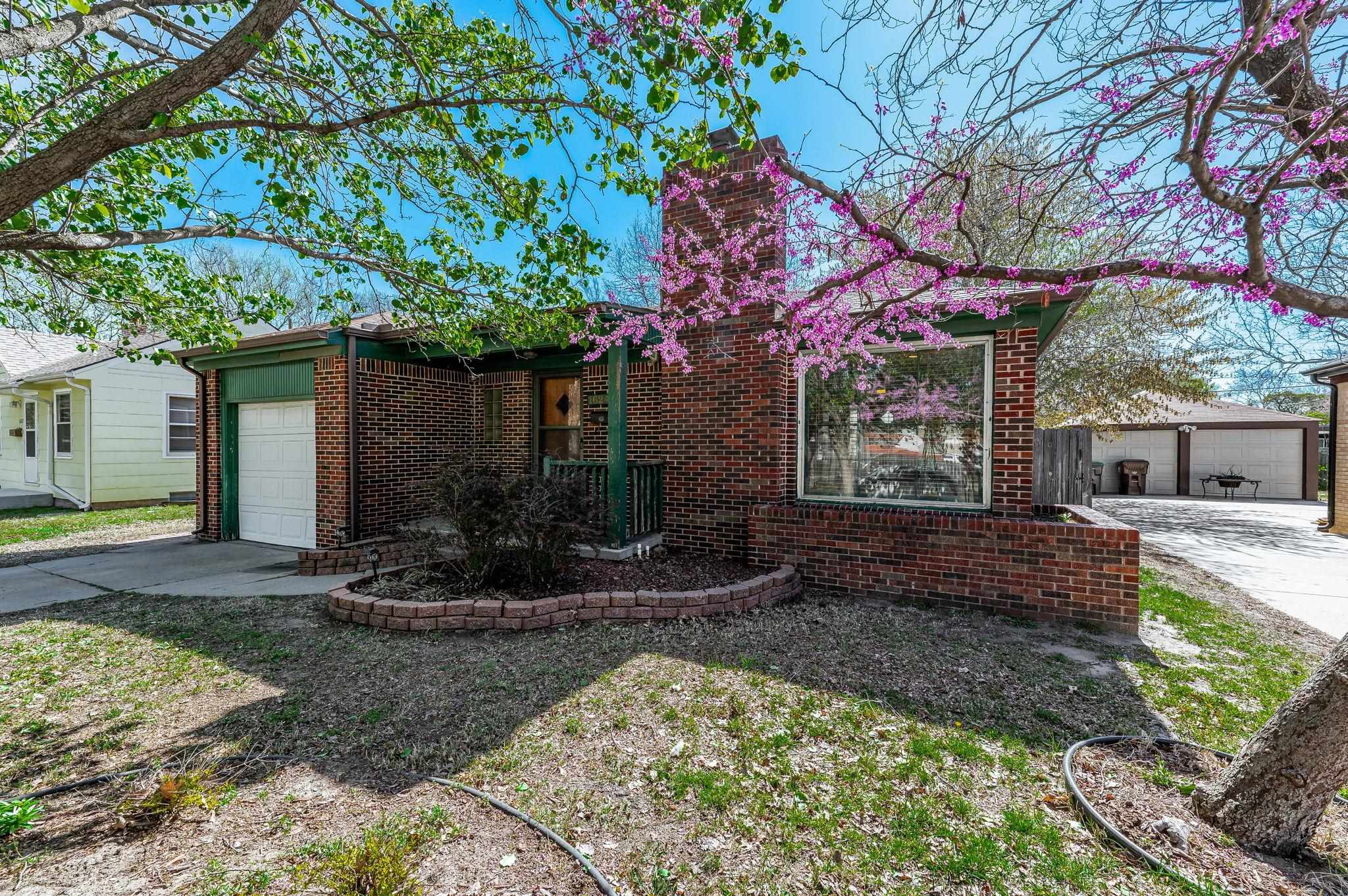 1624 N Perry Avenue Wichita KS 67203