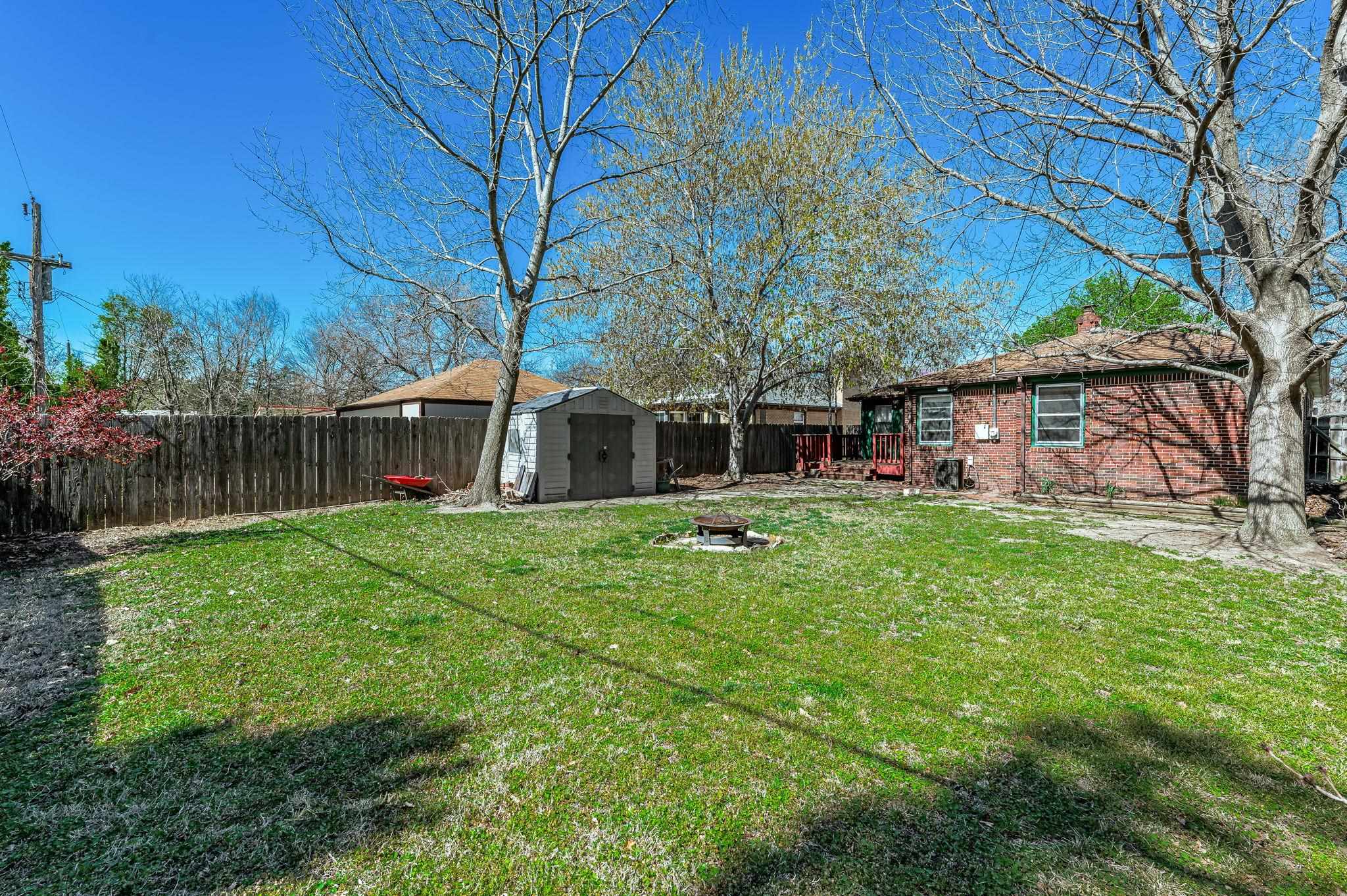 1624 N Perry Avenue Wichita KS 67203