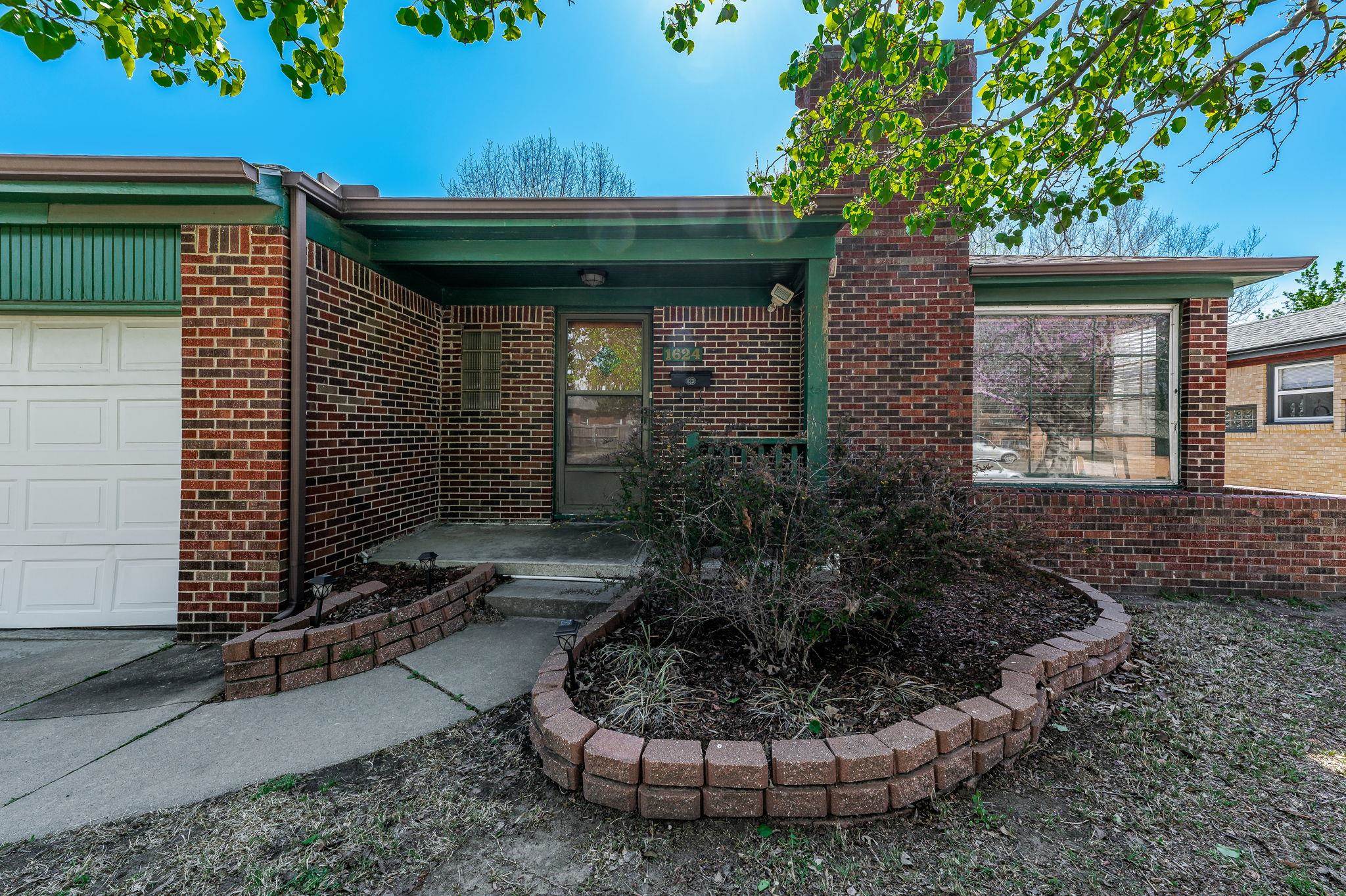 1624 N Perry Avenue Wichita KS 67203