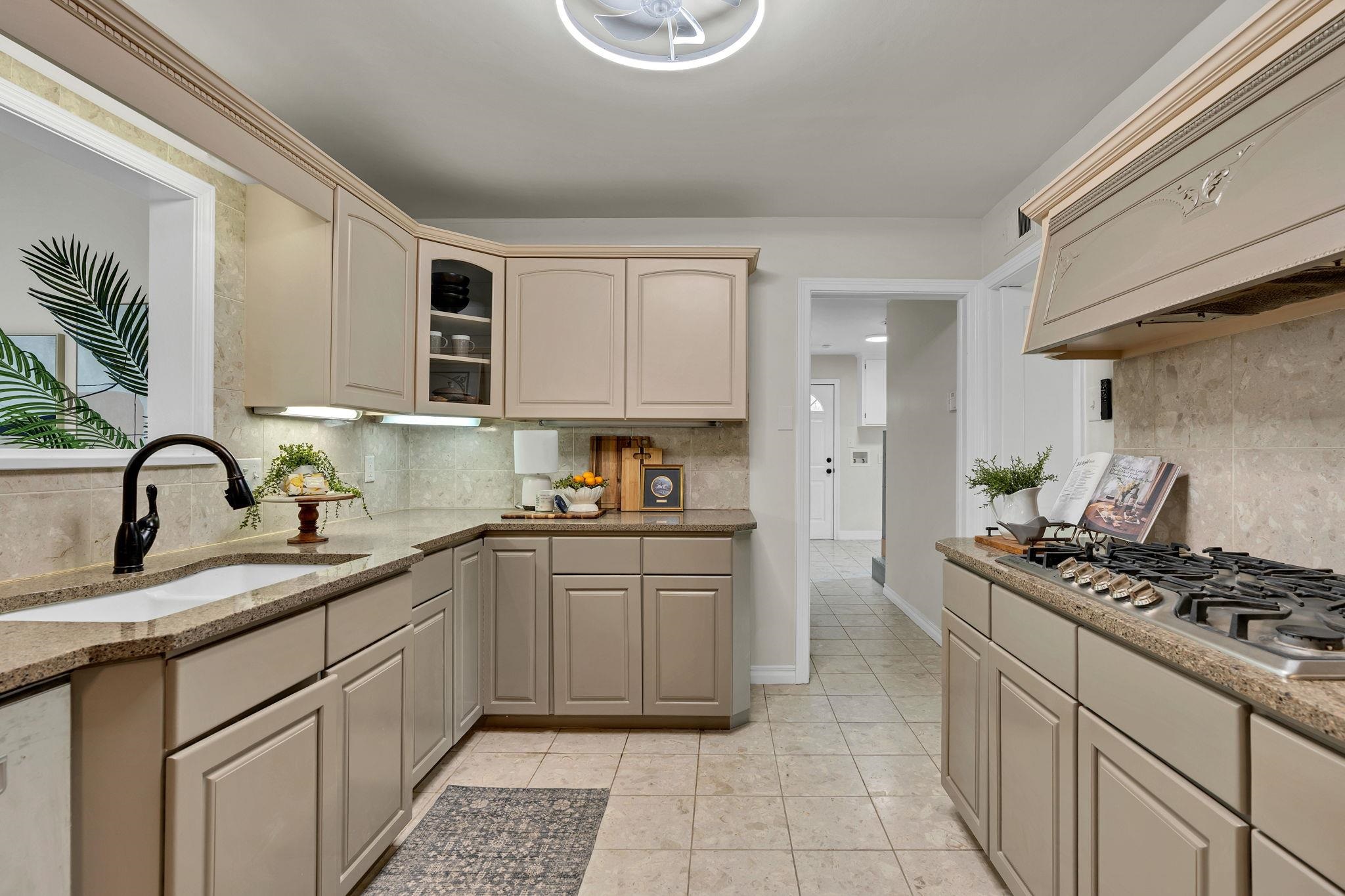 28 S Colonial Court Eastborough KS 67207