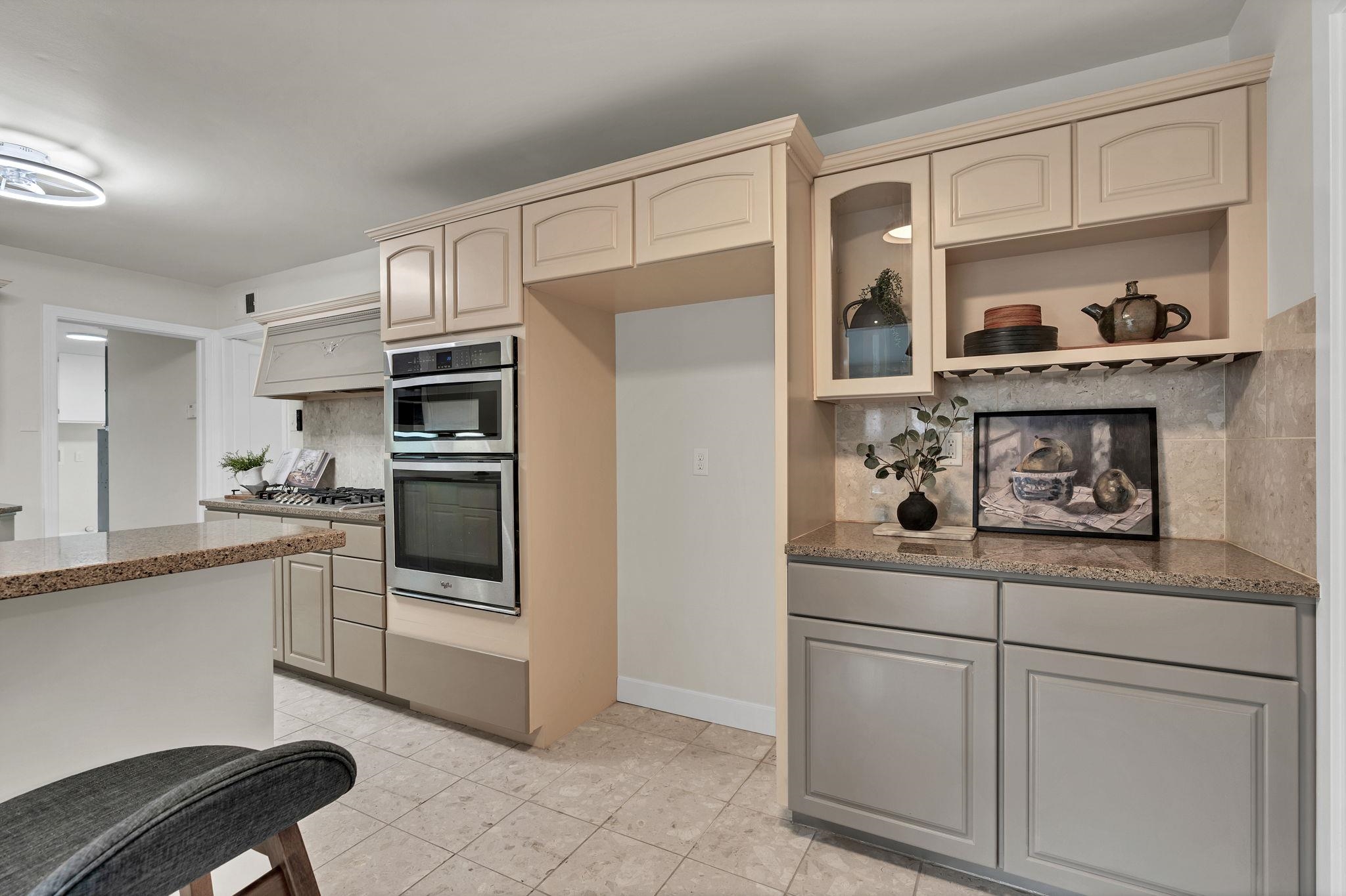28 S Colonial Court Eastborough KS 67207