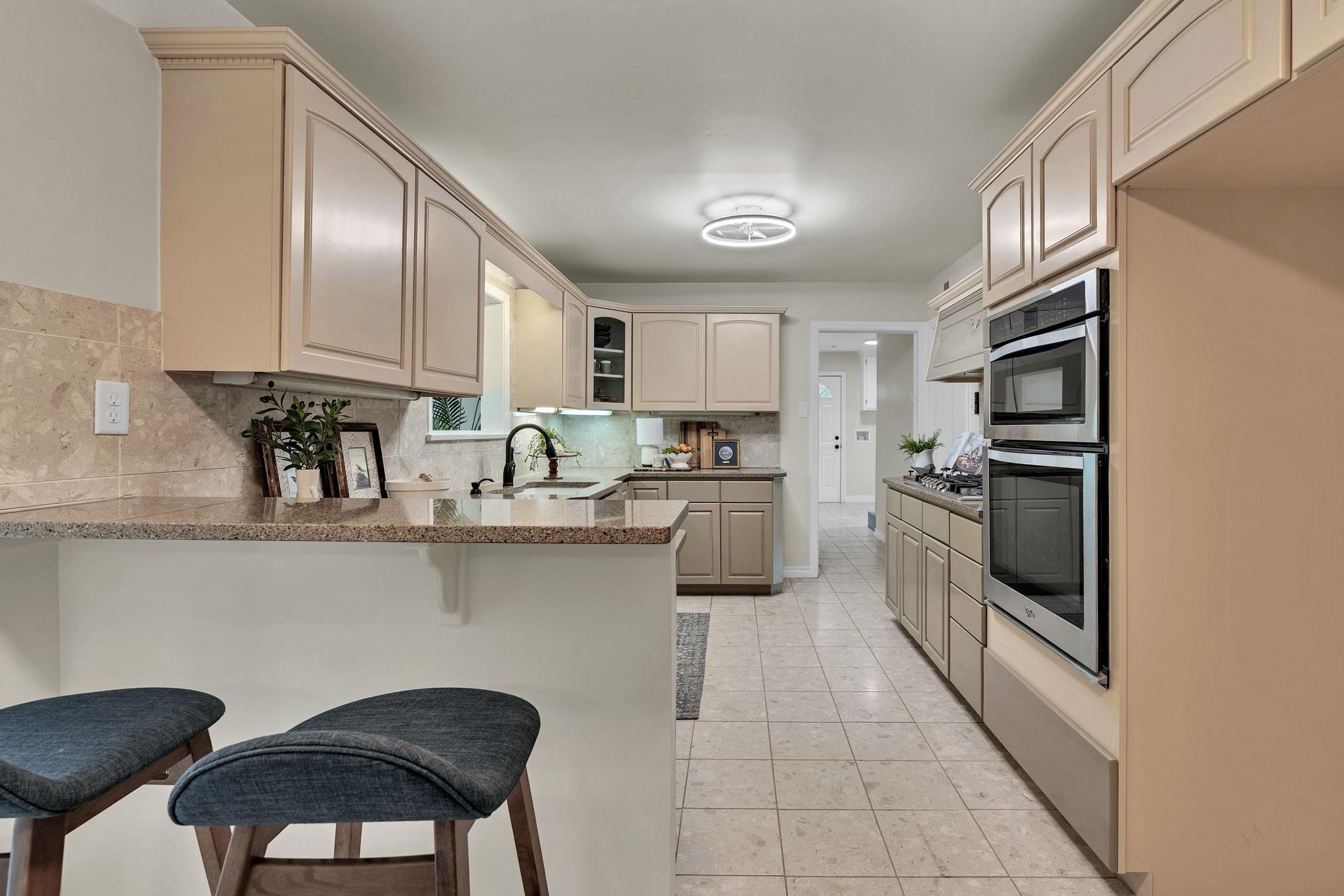 28 S Colonial Court Eastborough KS 67207