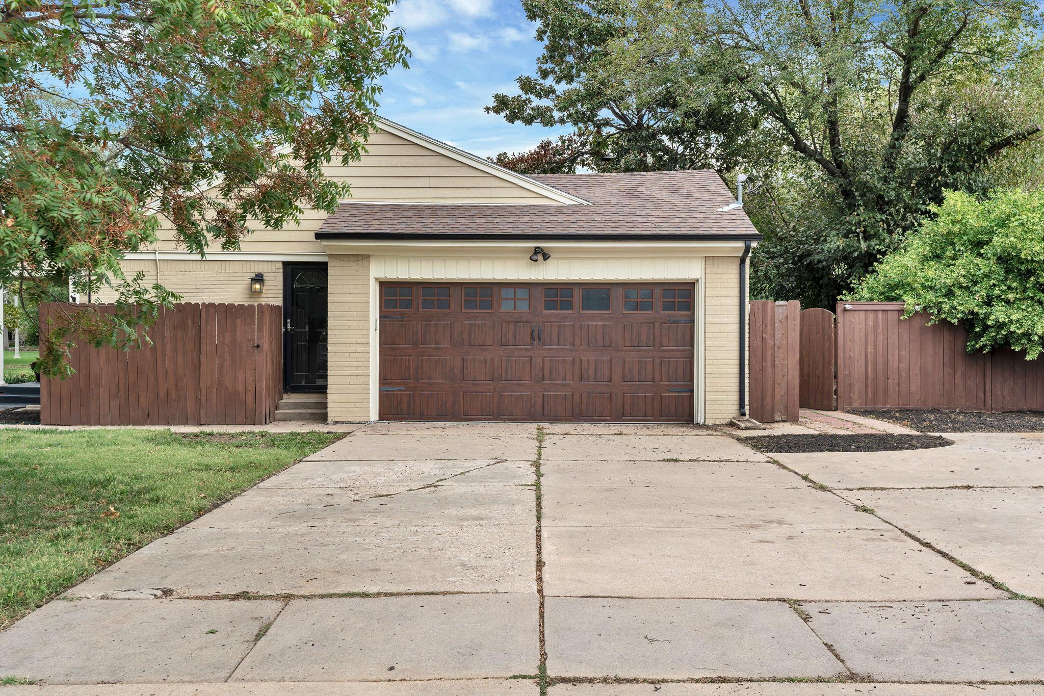 28 S Colonial Court Eastborough KS 67207