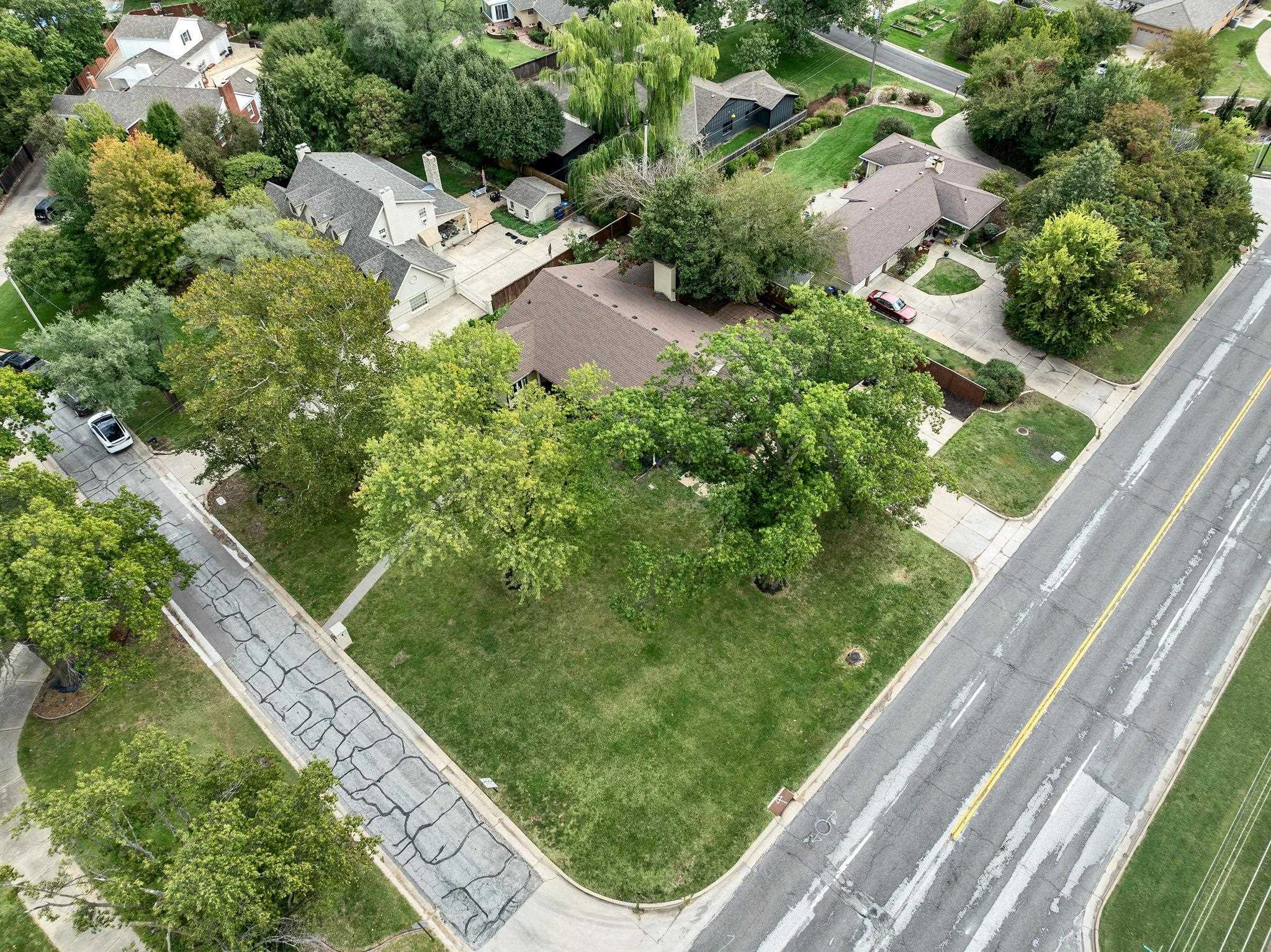 28 S Colonial Court Eastborough KS 67207