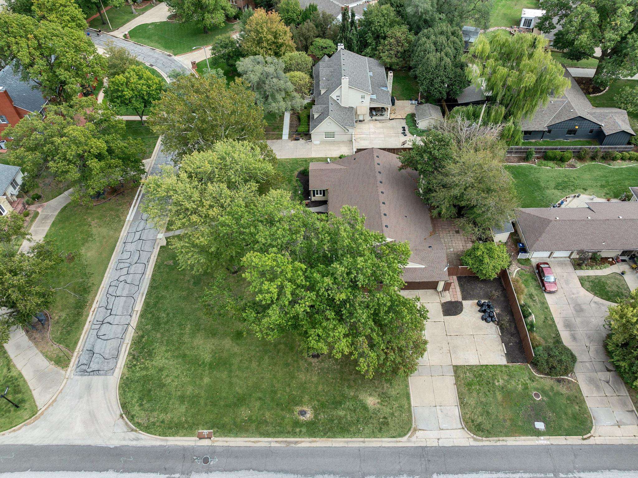 28 S Colonial Court Eastborough KS 67207