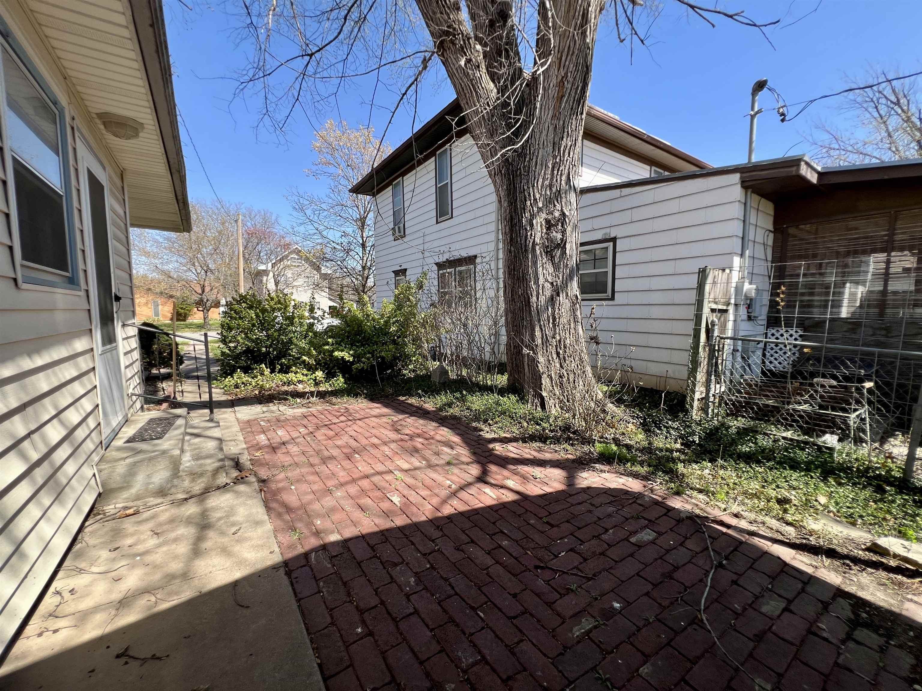 821 E 10th Winfield KS 67005