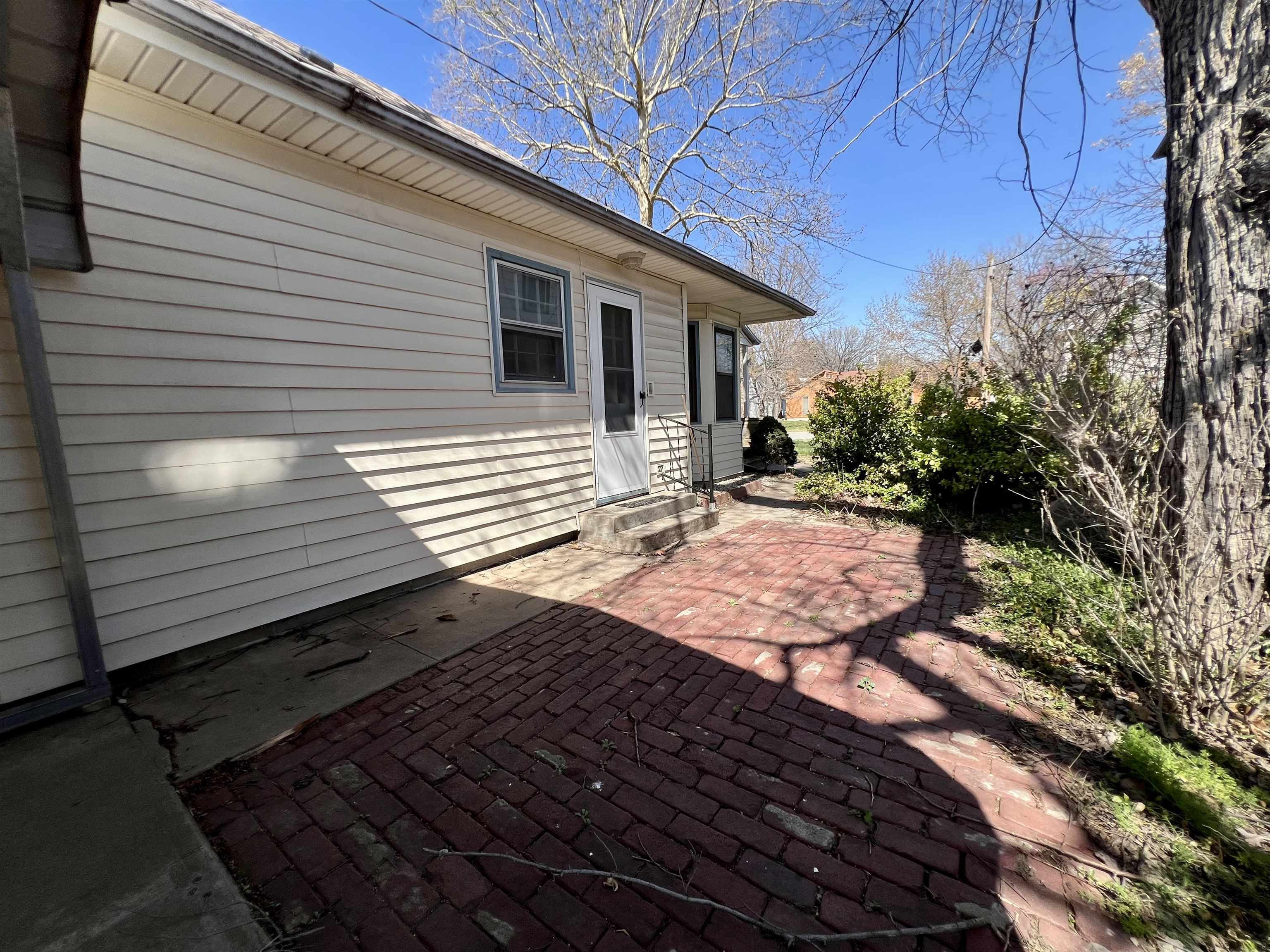 821 E 10th Winfield KS 67005