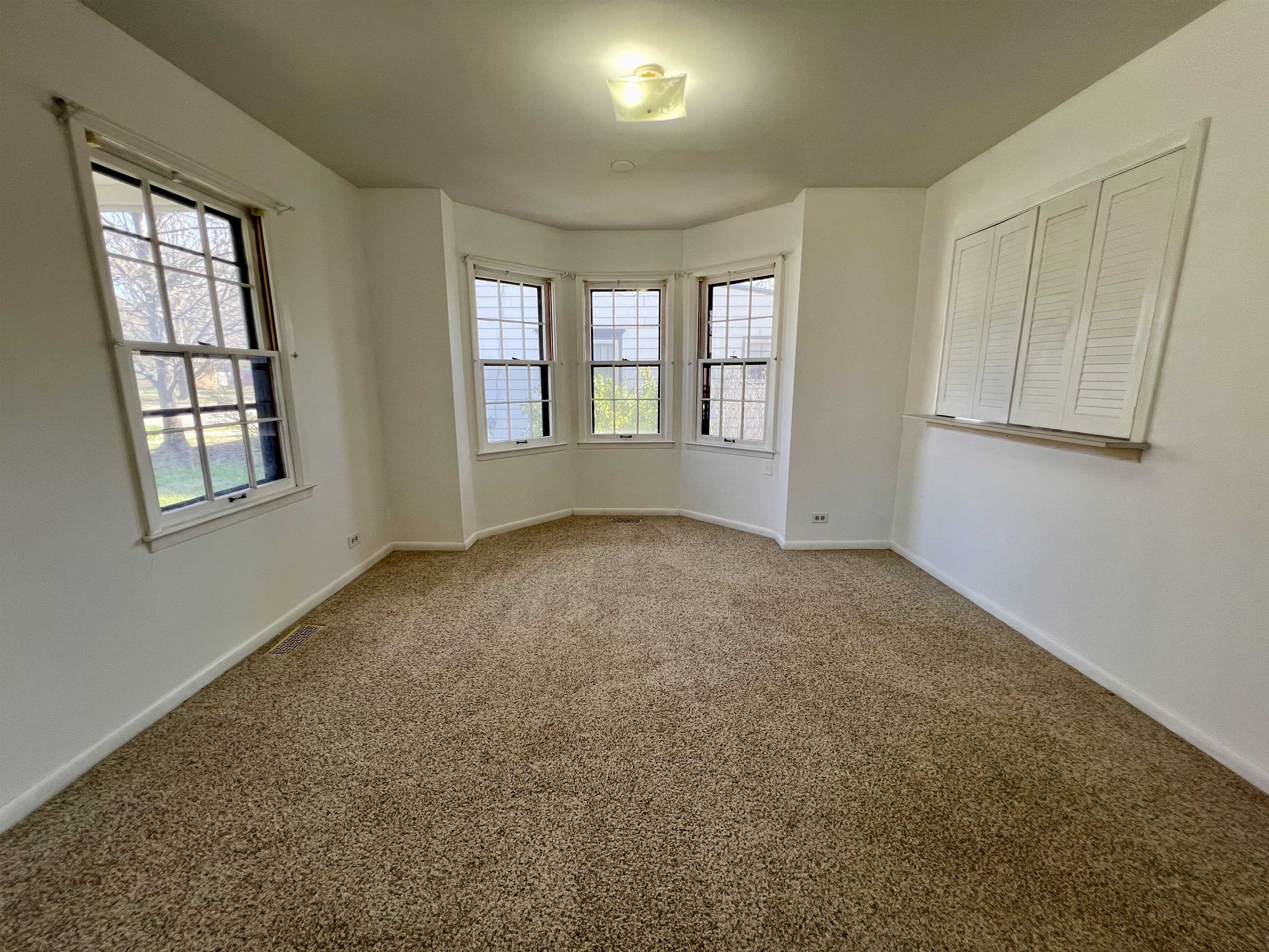 821 E 10th Winfield KS 67005