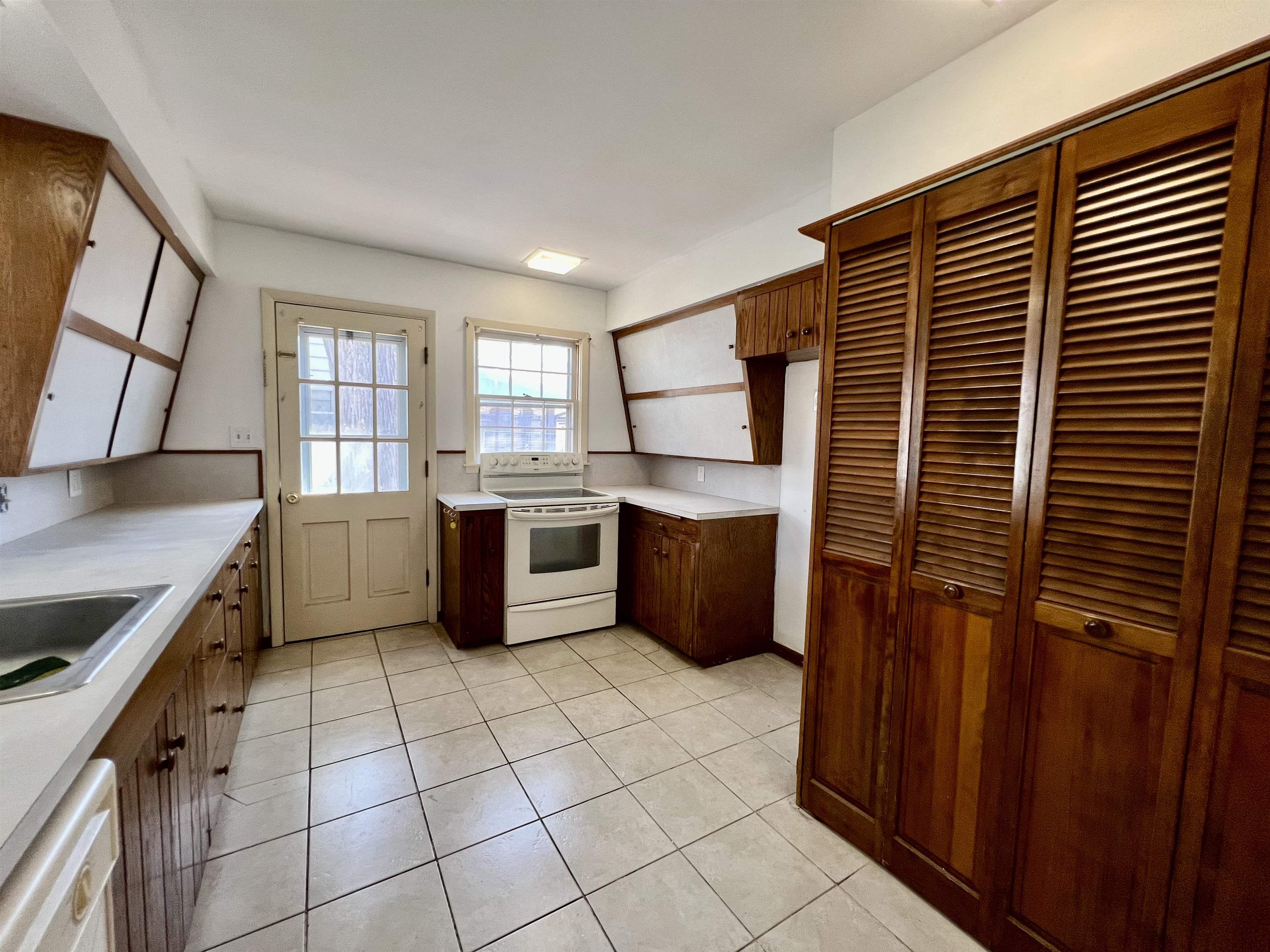 821 E 10th Winfield KS 67005