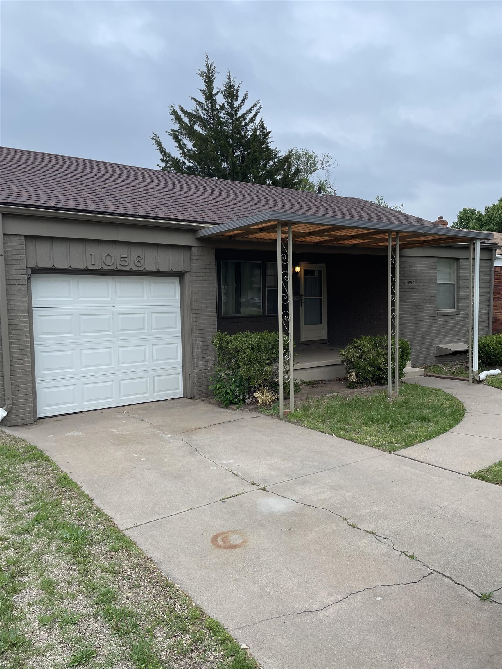 1056 N Edgemoor Street Wichita KS 67208-2708