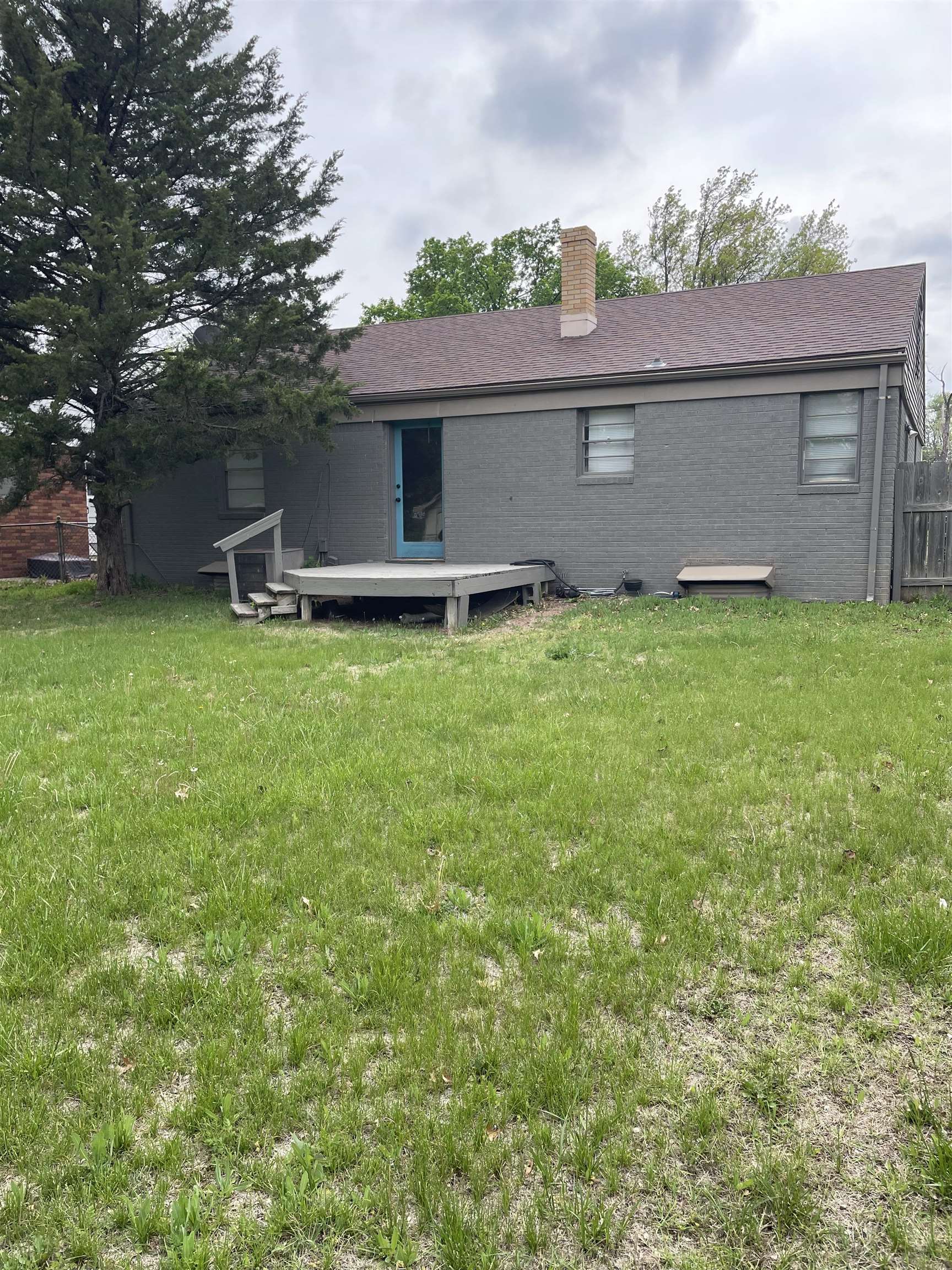 1056 N Edgemoor Street Wichita KS 67208-2708