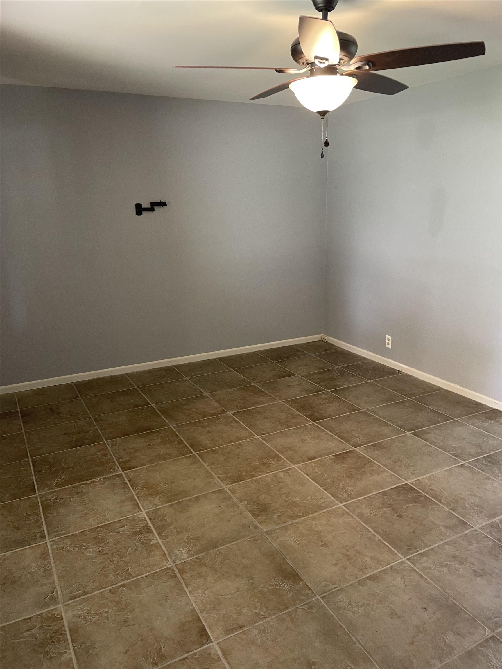 1056 N Edgemoor Street Wichita KS 67208-2708