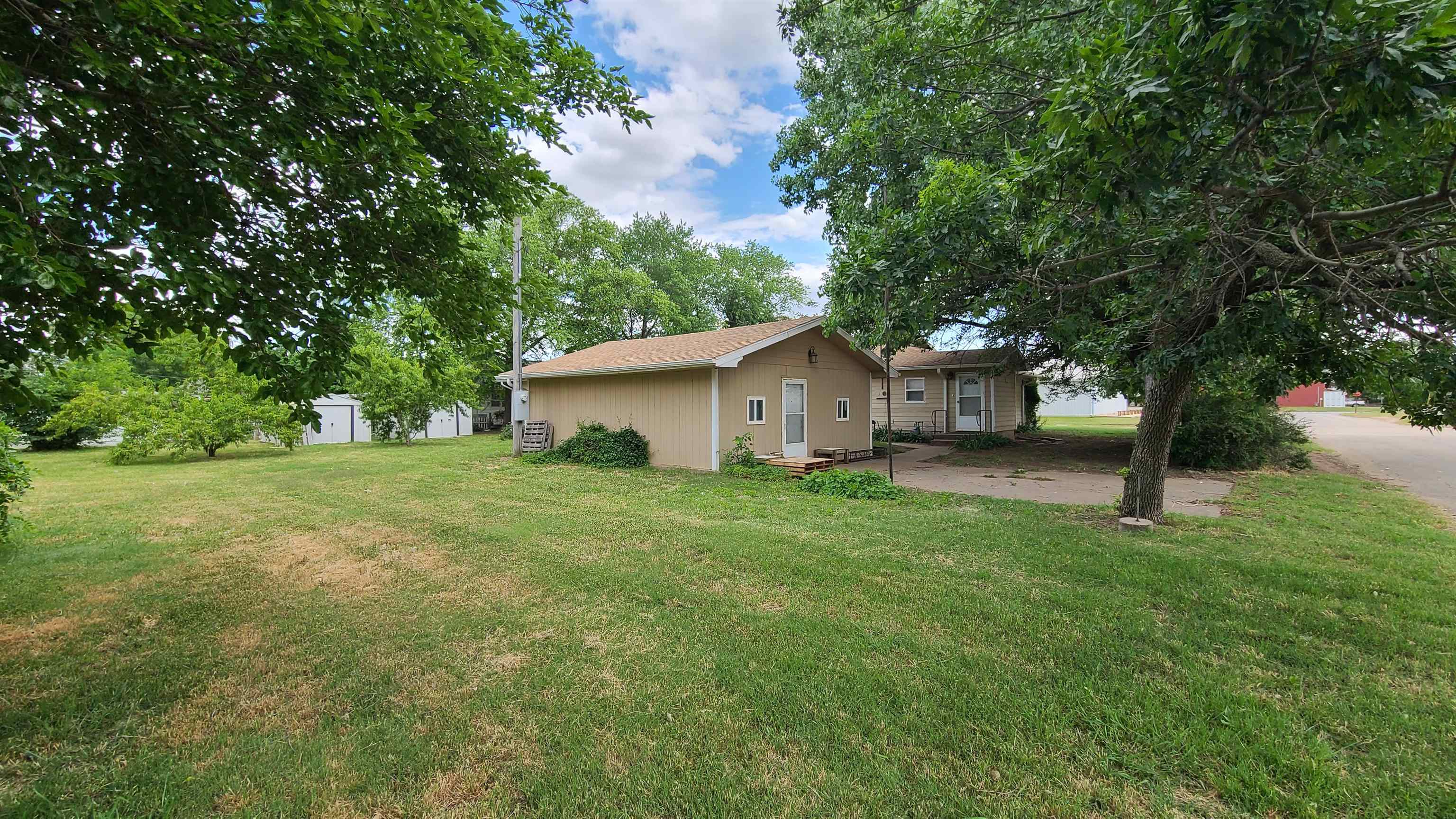 404 E 13th Street Harper KS 67058
