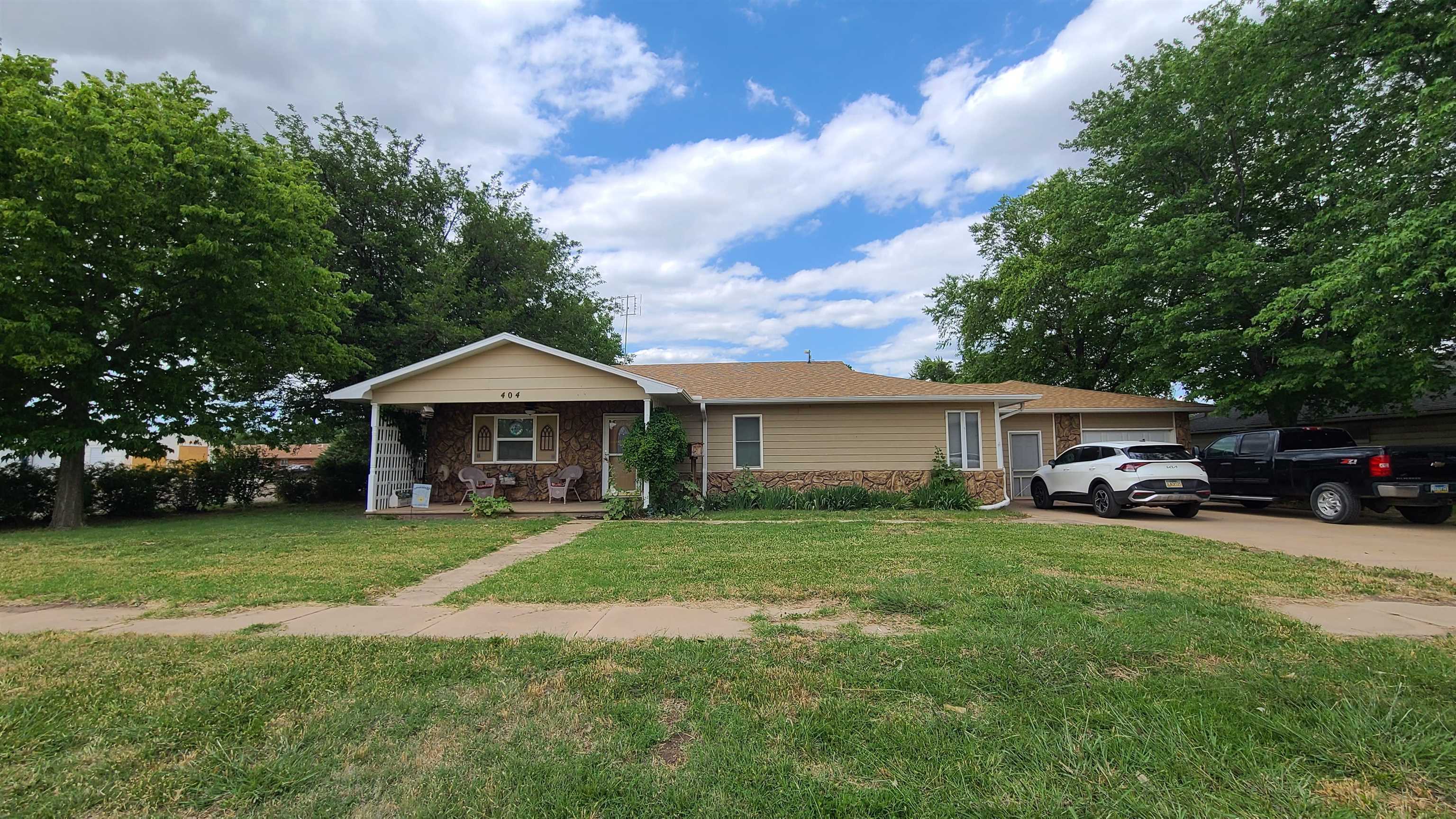 404 E 13th Street Harper KS 67058