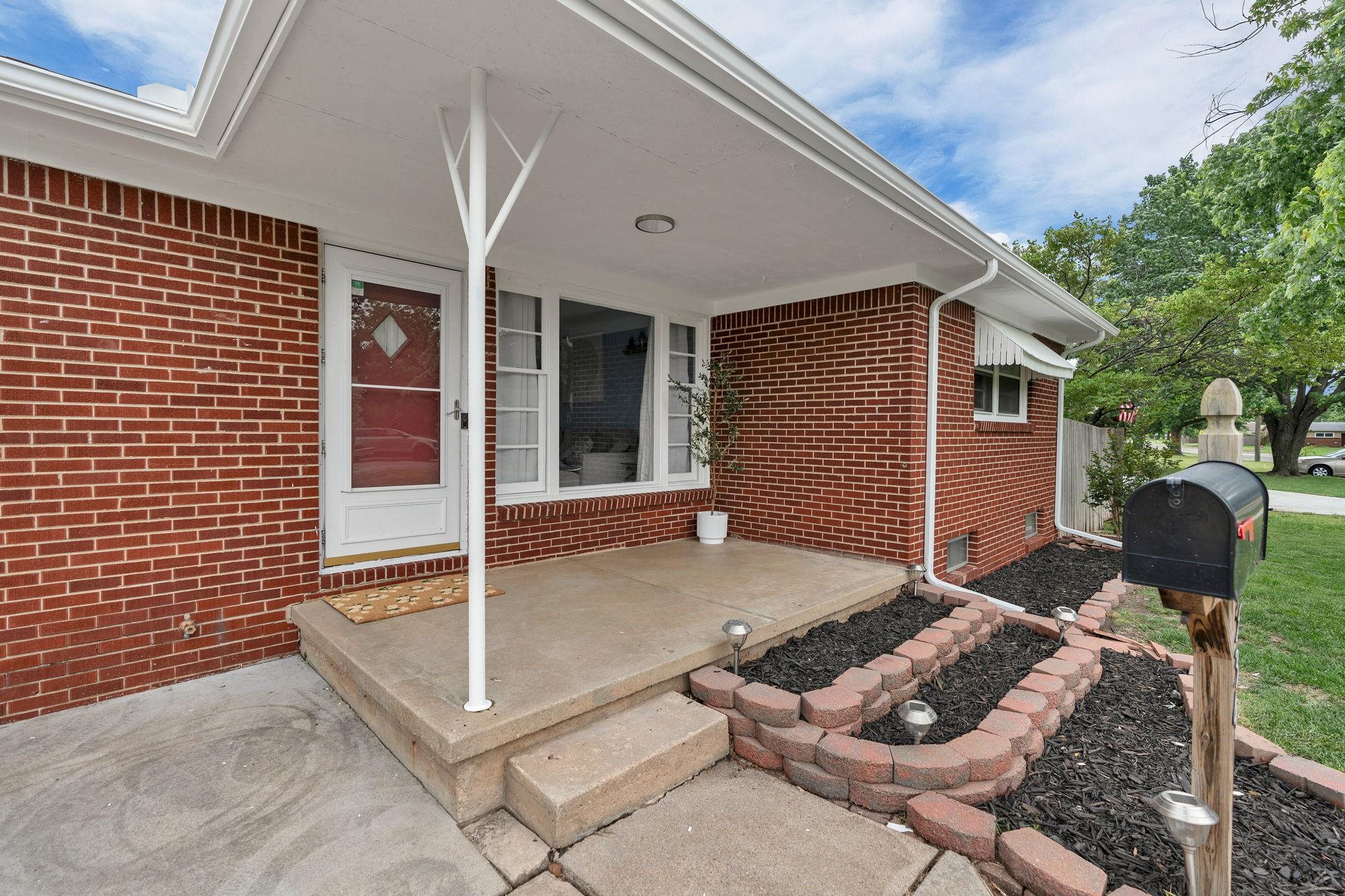 2534 N Halstead Wichita KS 67204