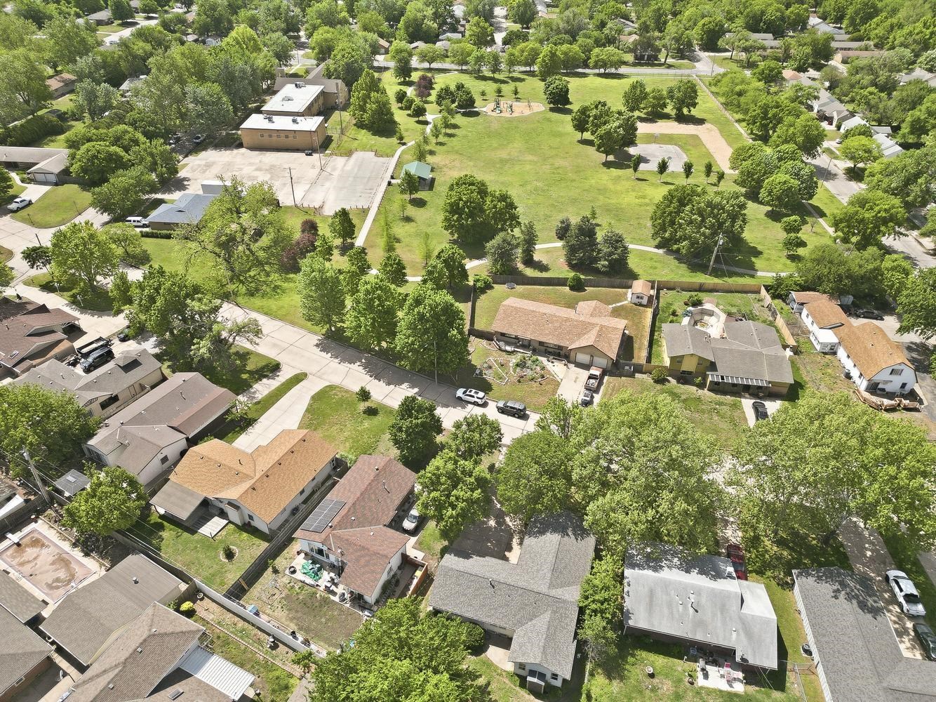 2614 S Larkin Drive Wichita KS 67216