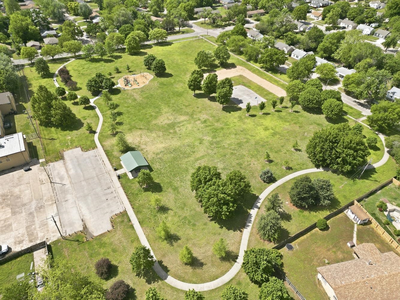 2614 S Larkin Drive Wichita KS 67216