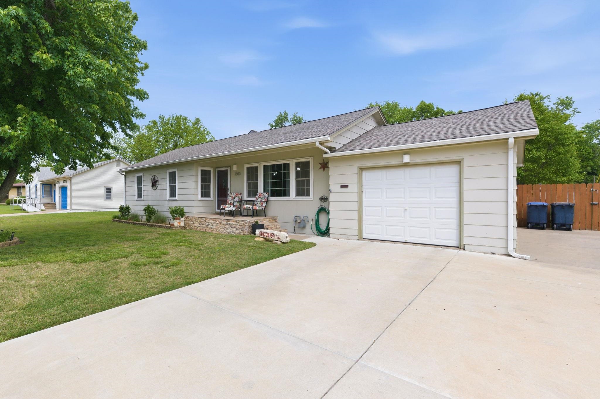1800 W 3rd Avenue El Dorado KS 67042-3319