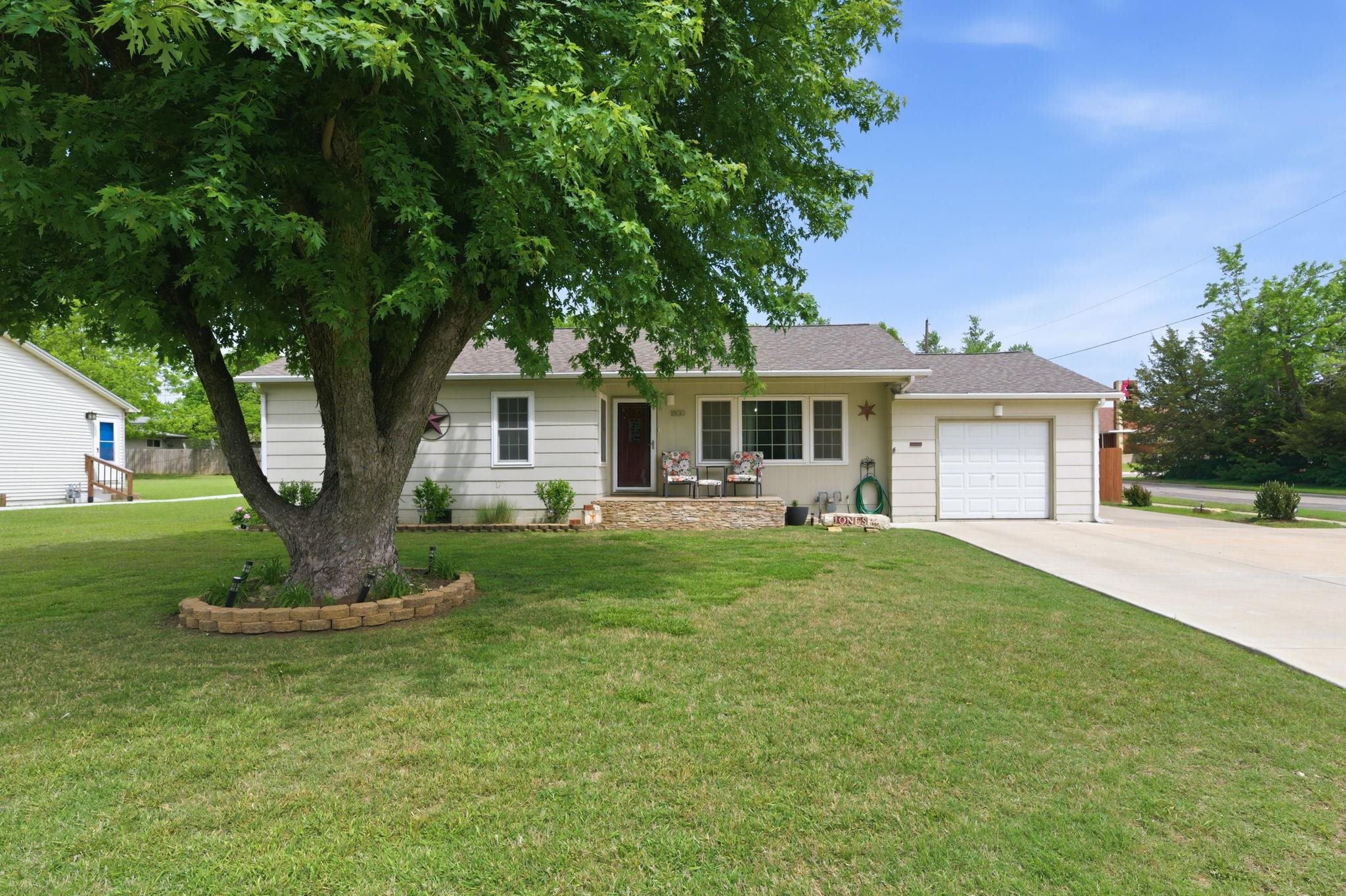1800 W 3rd Avenue El Dorado KS 67042-3319