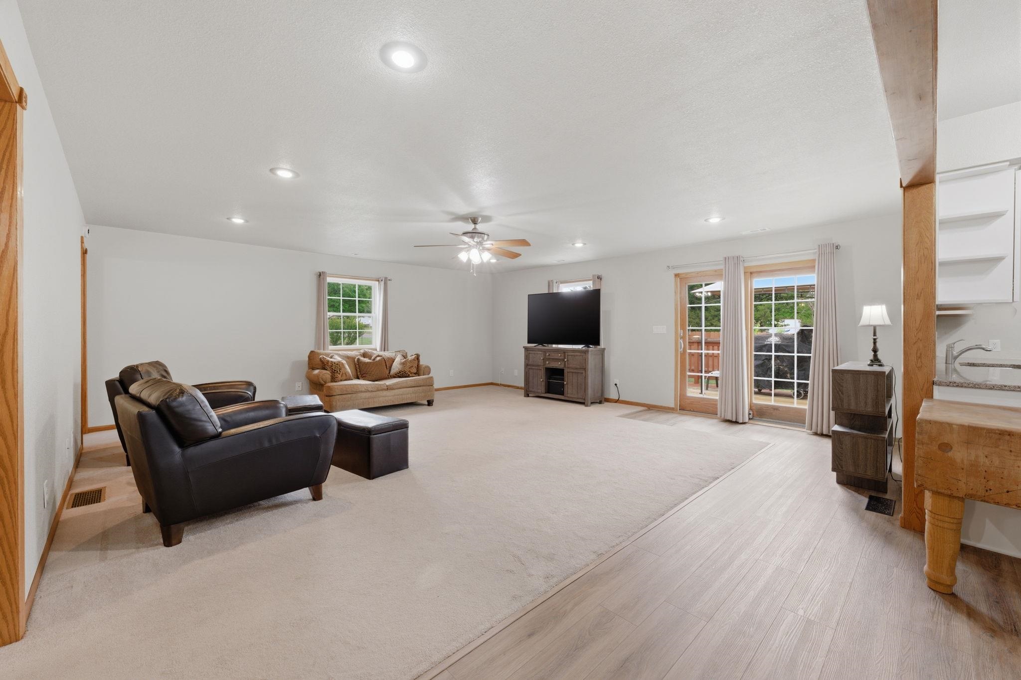 1800 W 3rd Avenue El Dorado KS 67042-3319