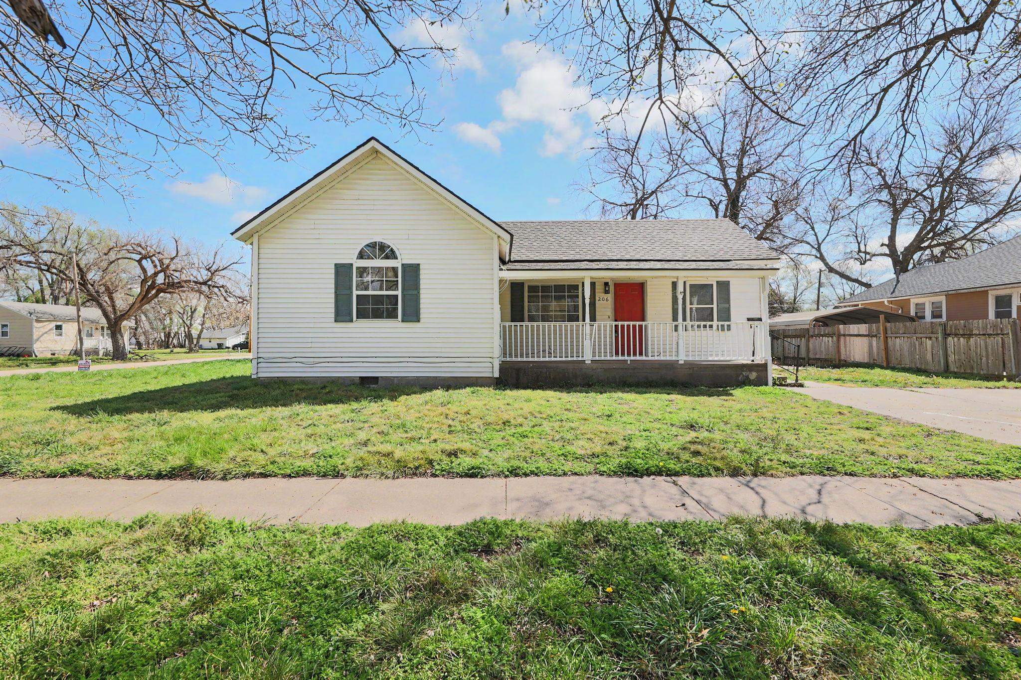 206 Pine Street Halstead KS 67056