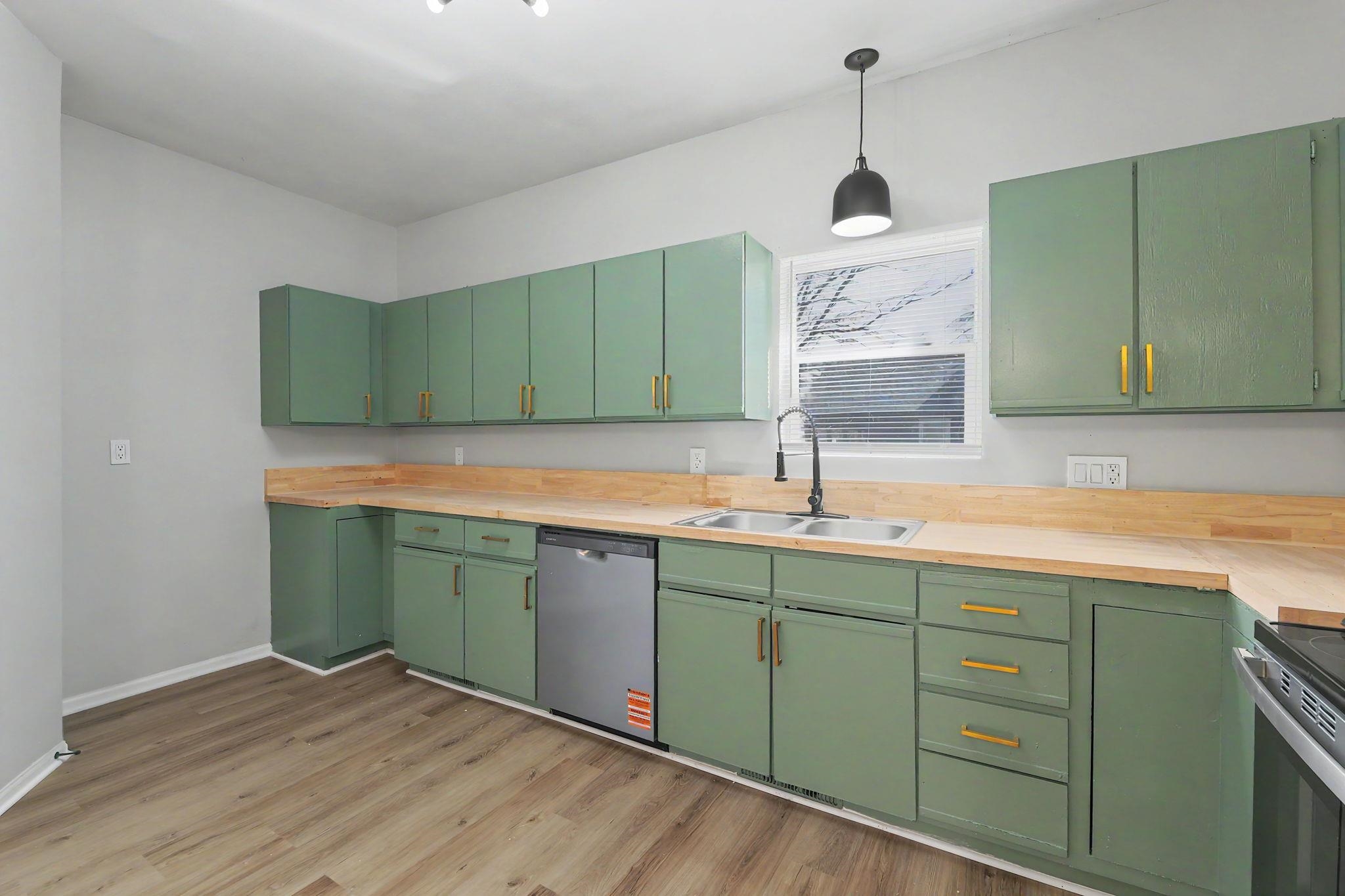 206 Pine Street Halstead KS 67056