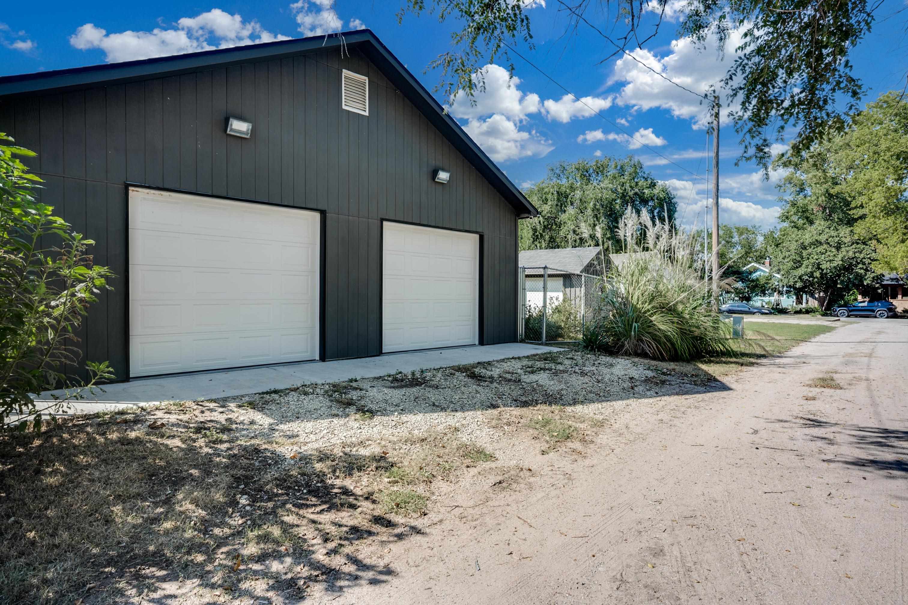 910 N Walnut Street Hutchinson KS 67501