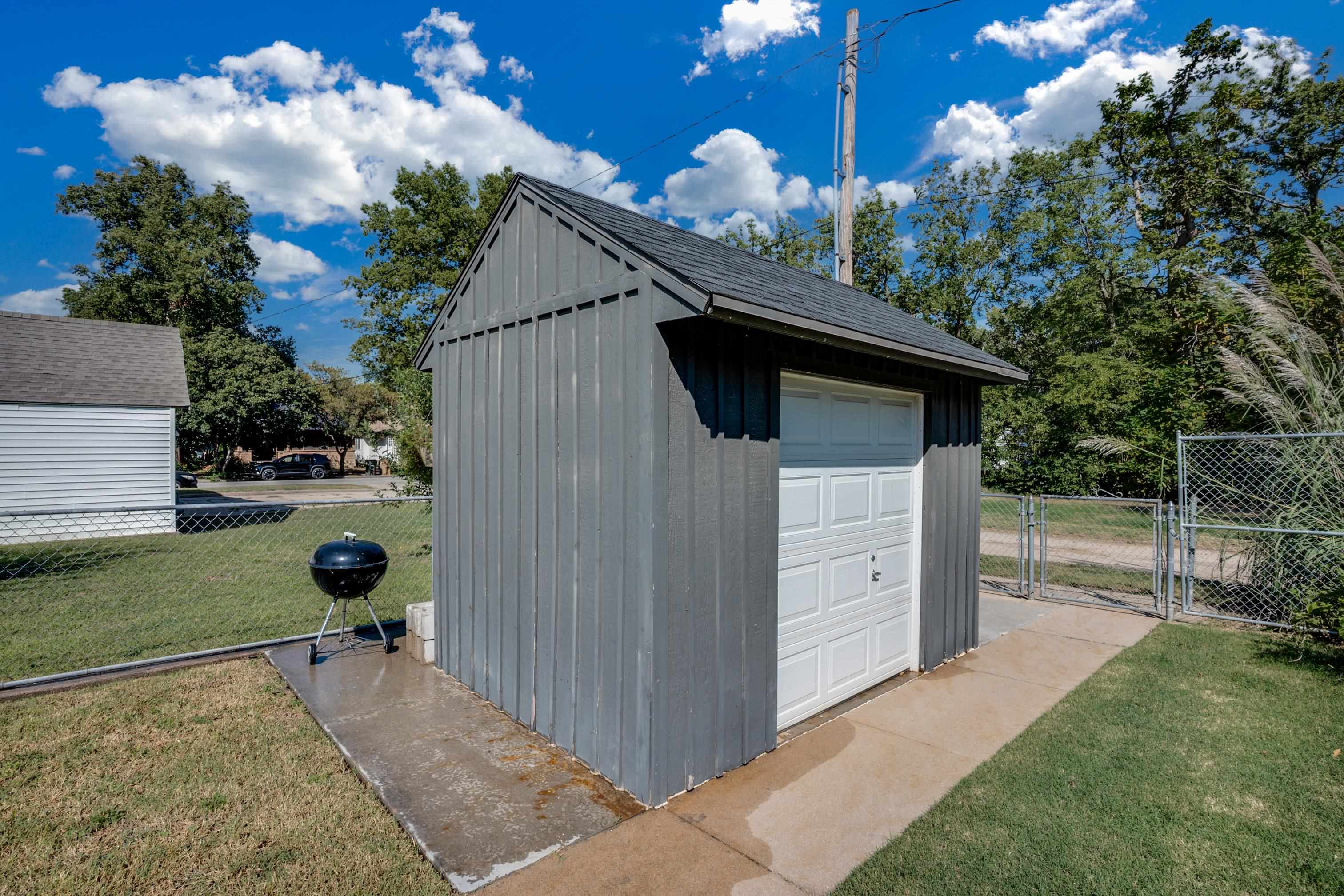 910 N Walnut Street Hutchinson KS 67501