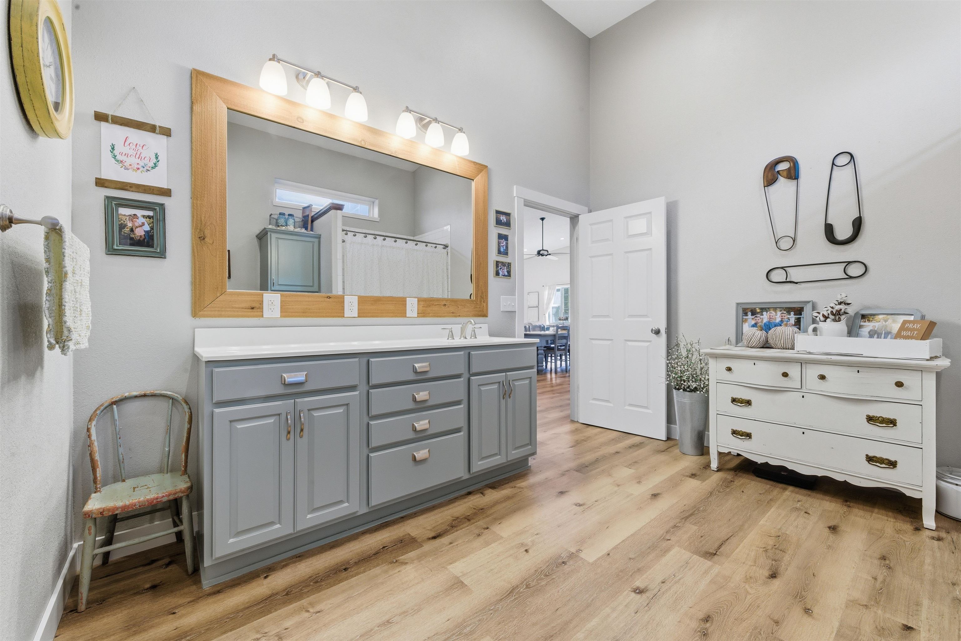 1370 N River Road Mulvane KS 67110