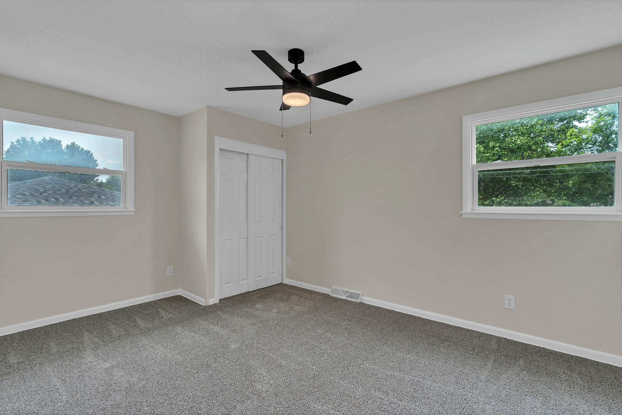 995 N Country Acres Avenue Wichita KS 67212