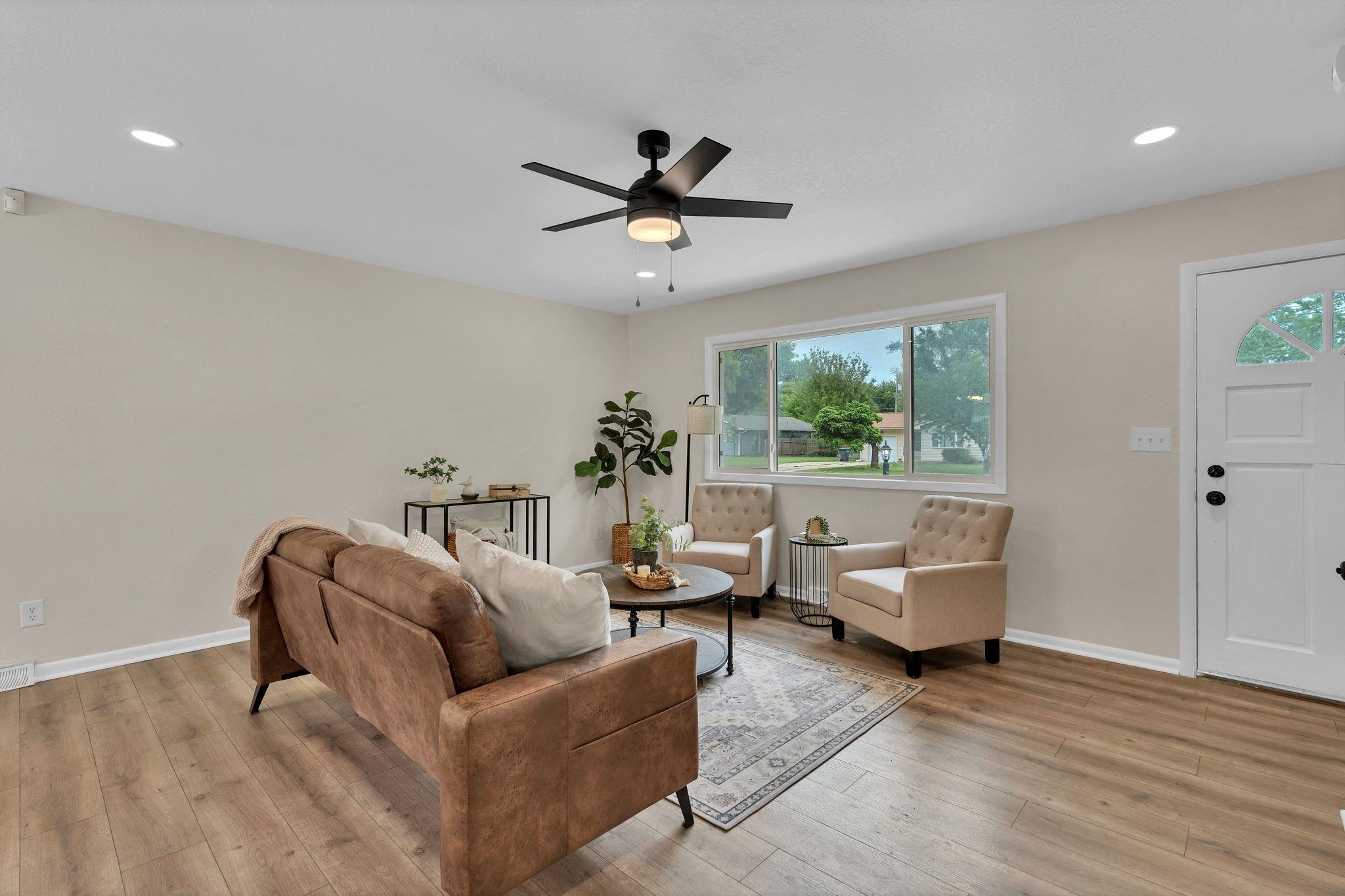 995 N Country Acres Avenue Wichita KS 67212