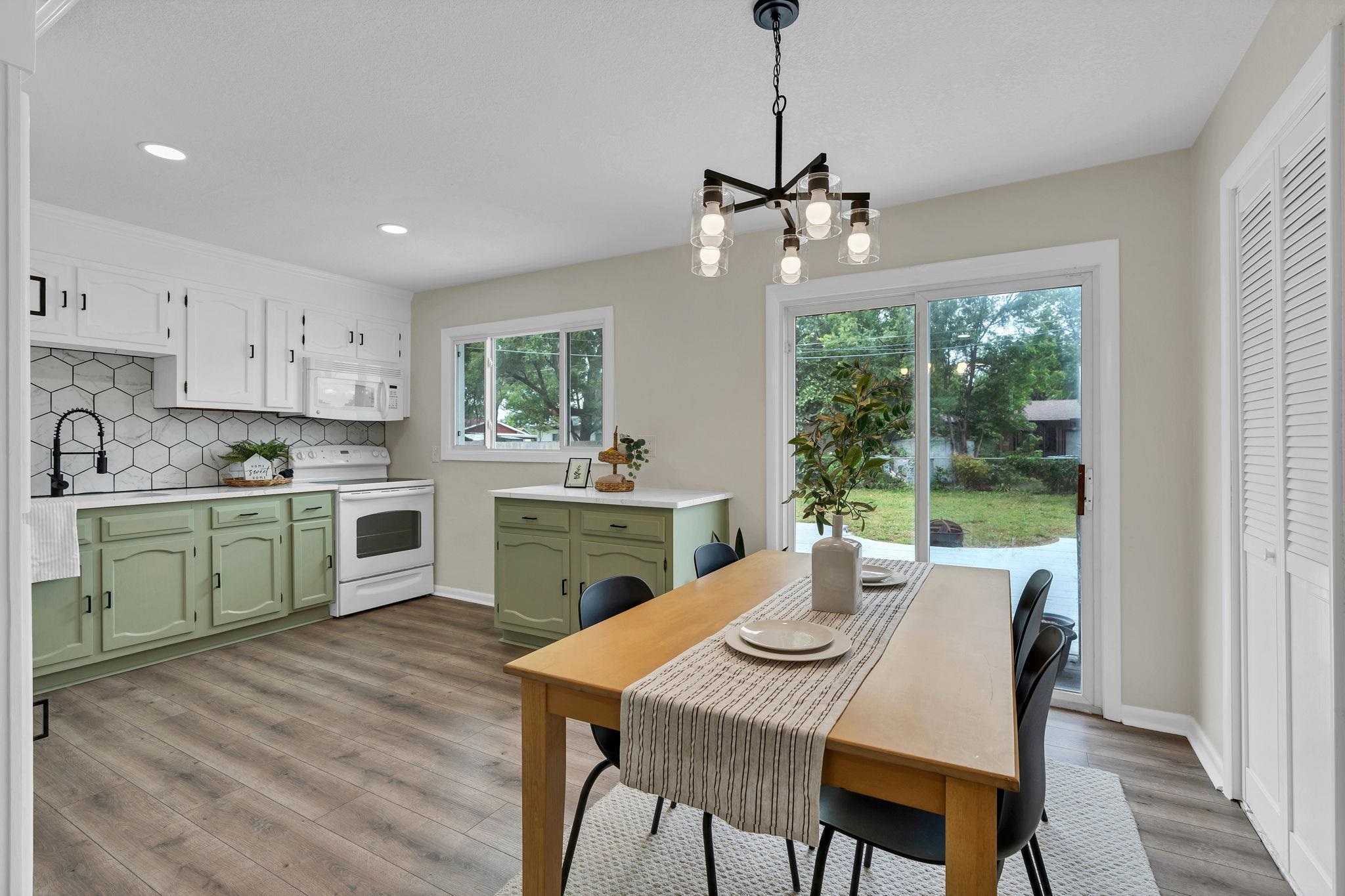 995 N Country Acres Avenue Wichita KS 67212