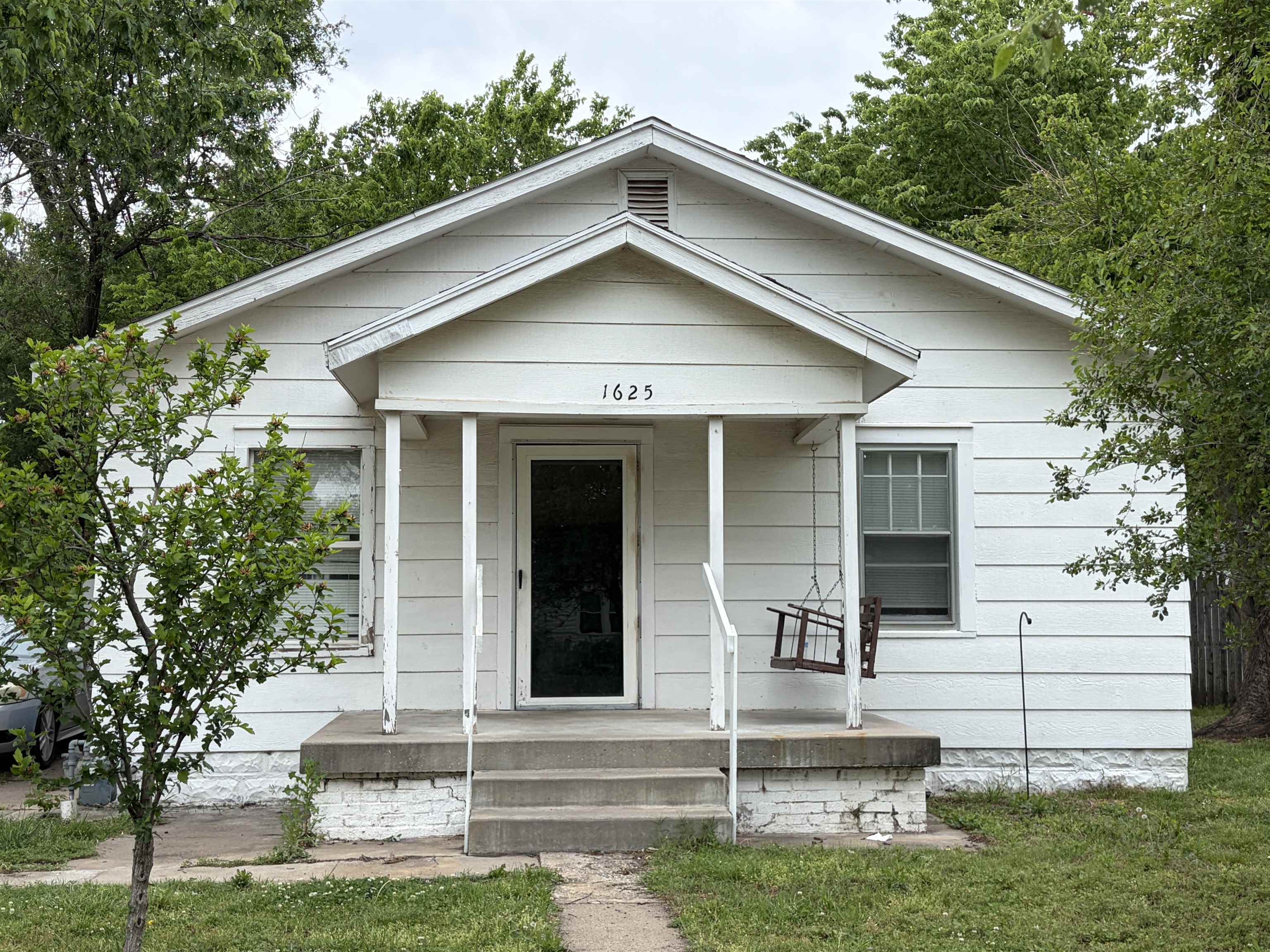 1625 S Millwood Avenue Wichita KS 67213