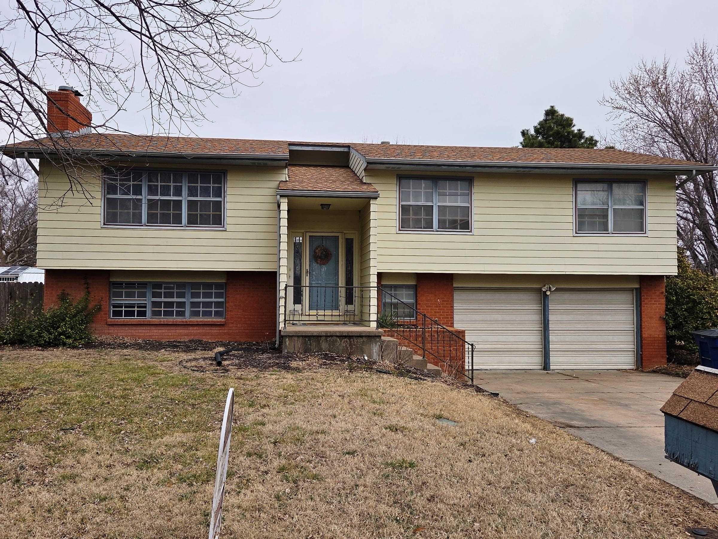 916 W 10th Newton KS 67114