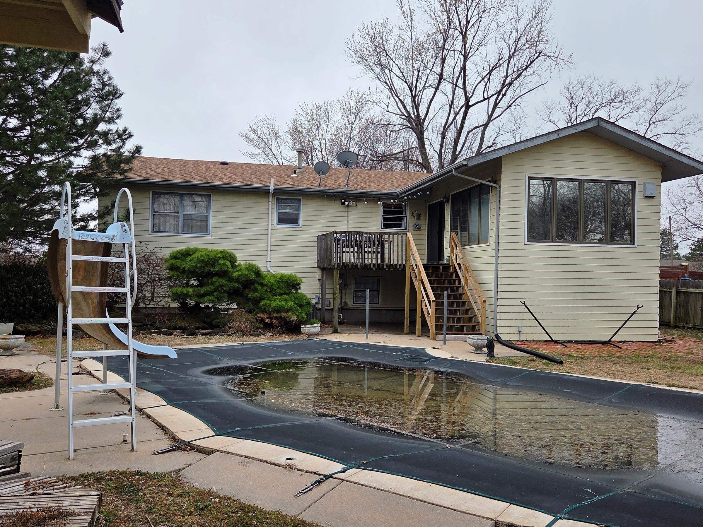 916 W 10th Newton KS 67114