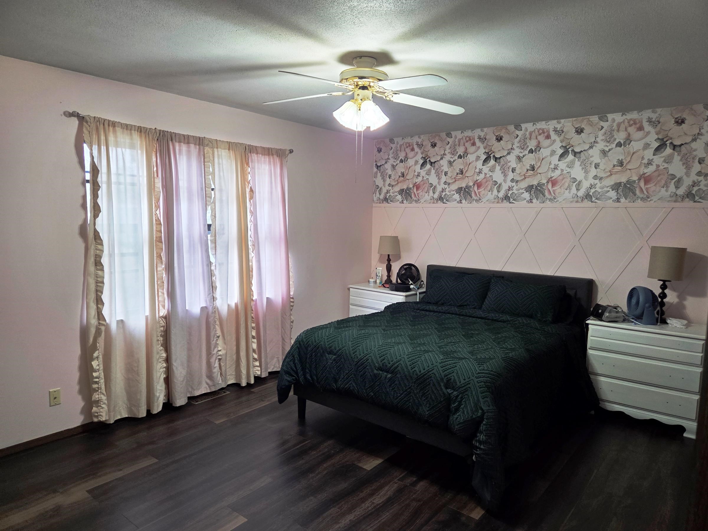916 W 10th Newton KS 67114