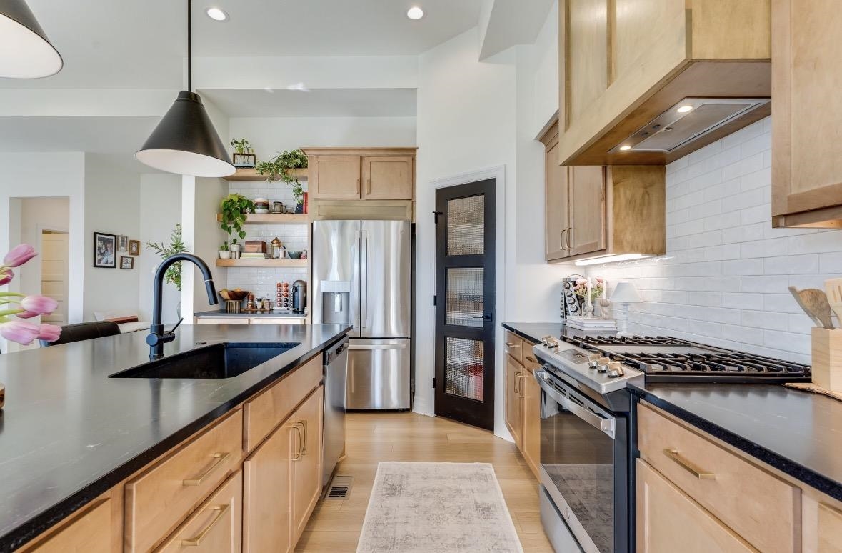 1605 N Lakeside Drive Andover KS 67002