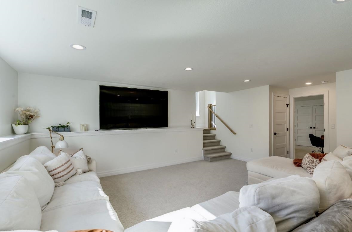 1605 N Lakeside Drive Andover KS 67002