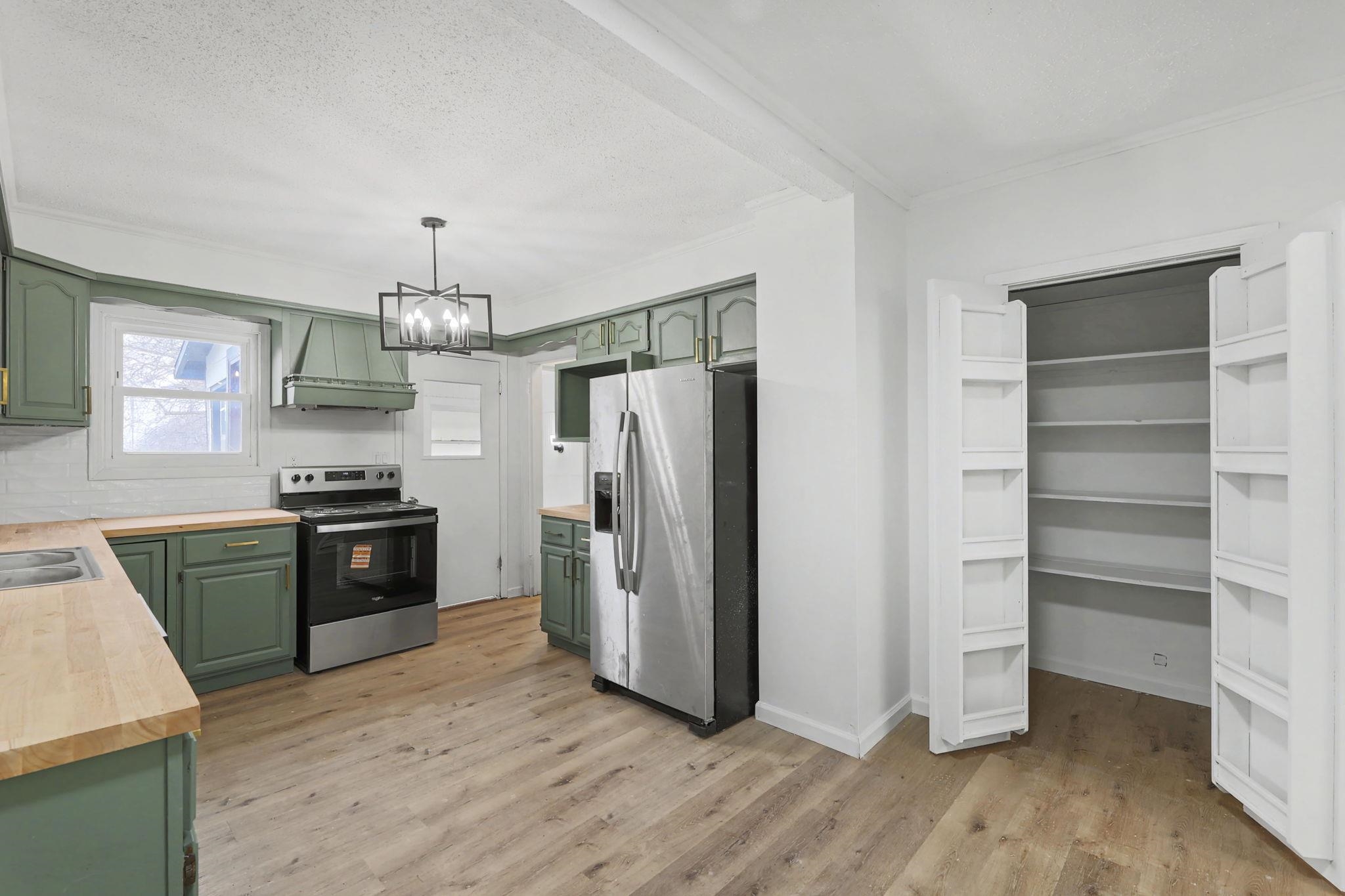 721 W 5th Street Newton KS 67114