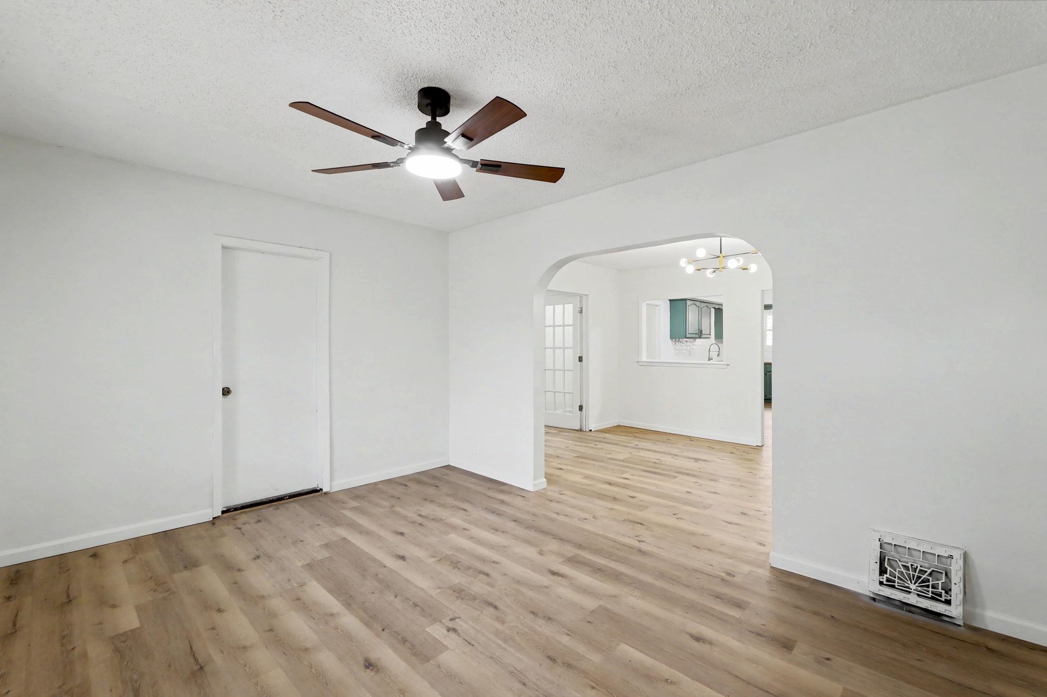 721 W 5th Street Newton KS 67114