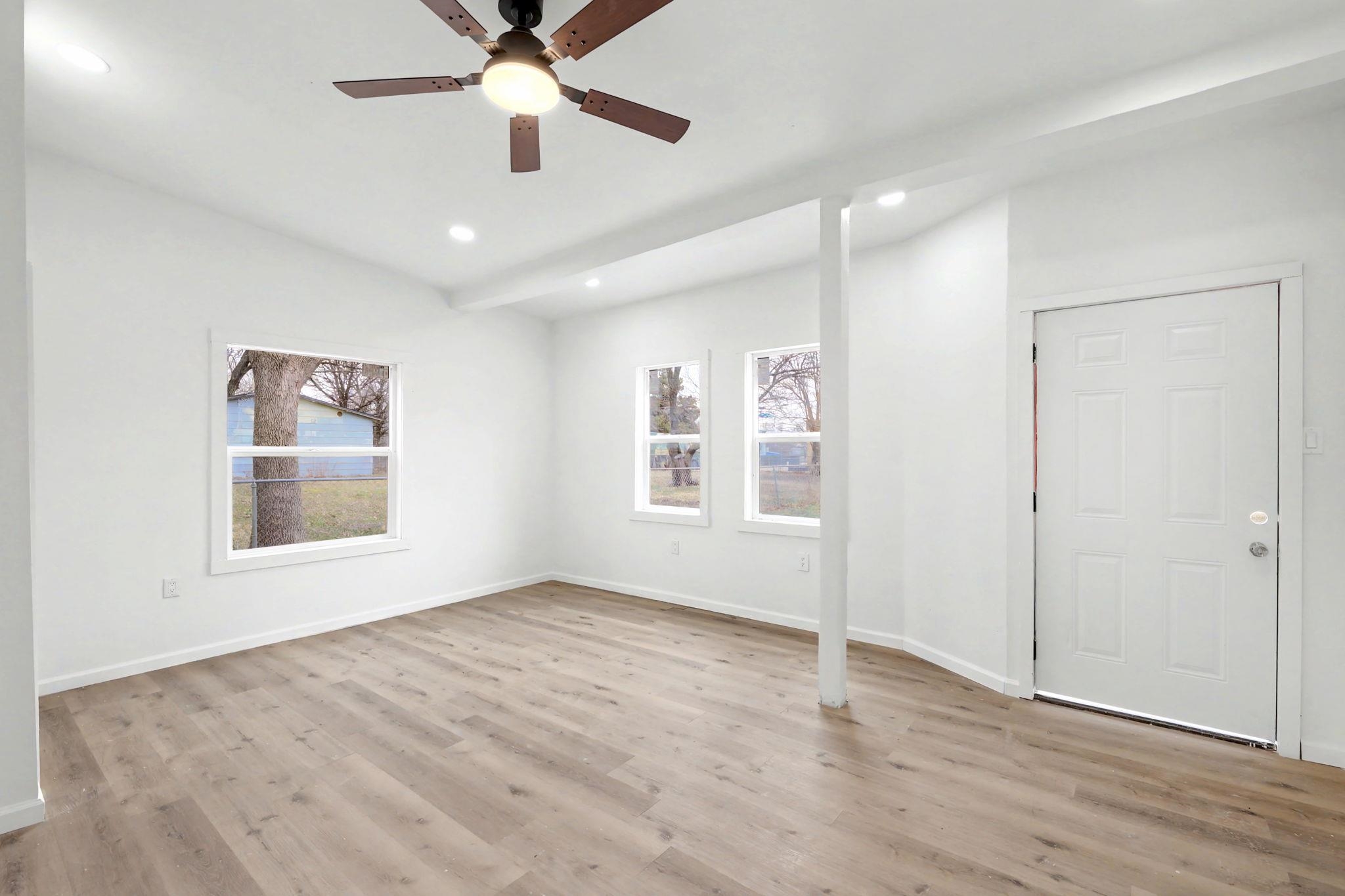 721 W 5th Street Newton KS 67114