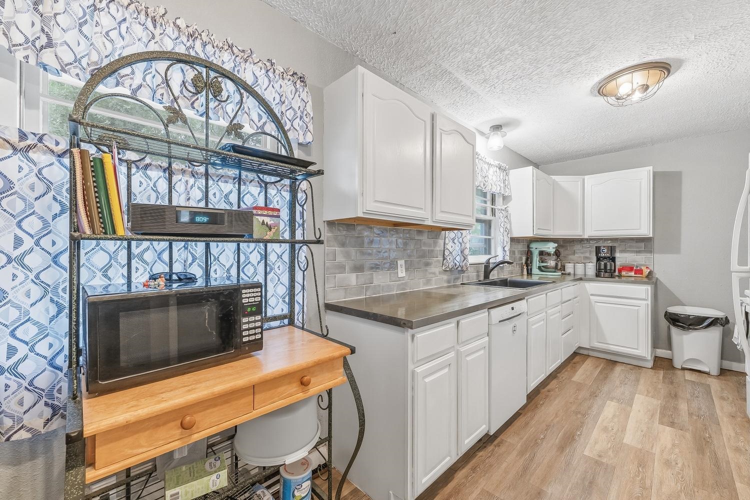 711 N Valleyview Street Wichita KS 67212