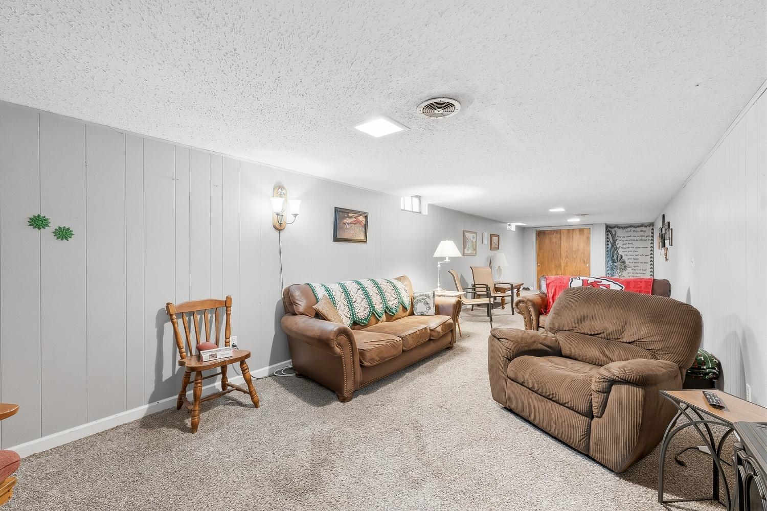 711 N Valleyview Street Wichita KS 67212